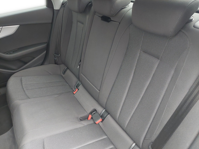 Audi A4 35 TFSI S-line S-tronic — photo 10
