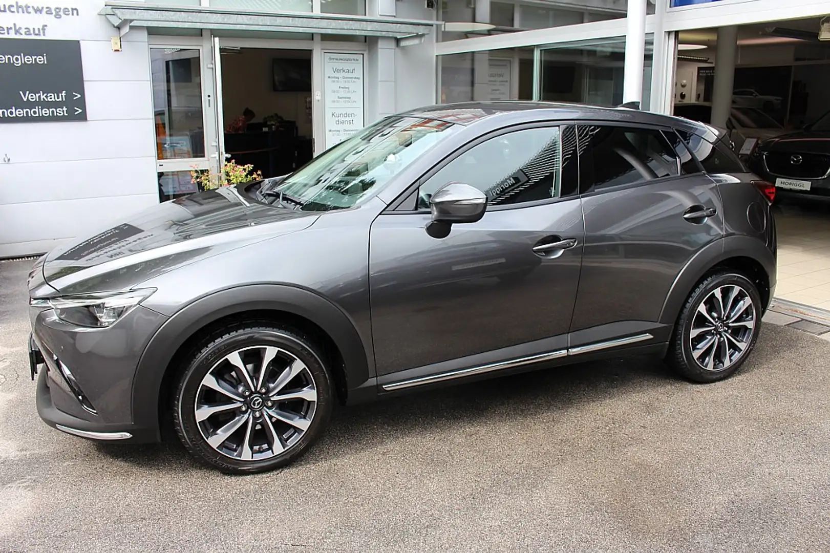 Mazda CX-3 G121 Revolution Gris - 1