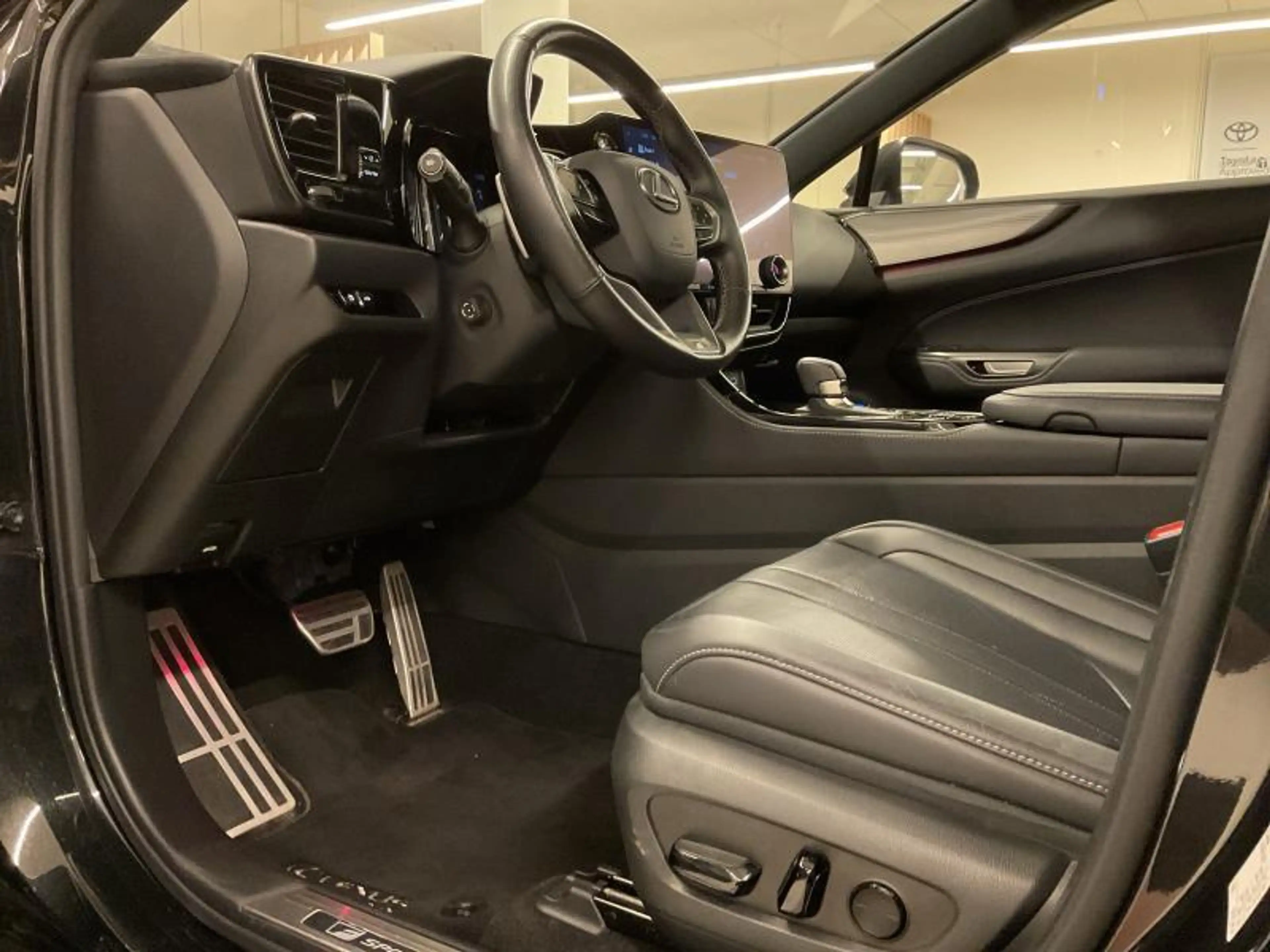 Lexus NX 450h+ F-SPORT LINE + T.O — photo 13