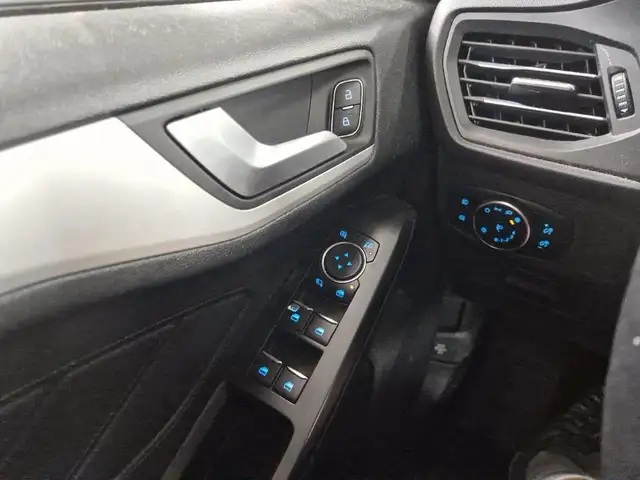 Ford Focus view 16