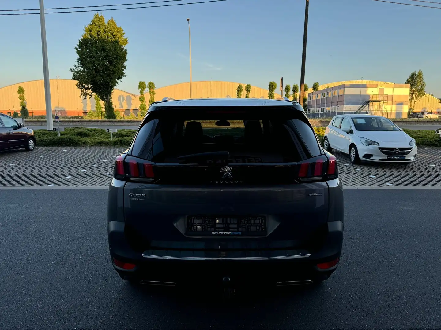 Peugeot 5008 BlueHDi GT Line  Business-Pack Grijs - 2