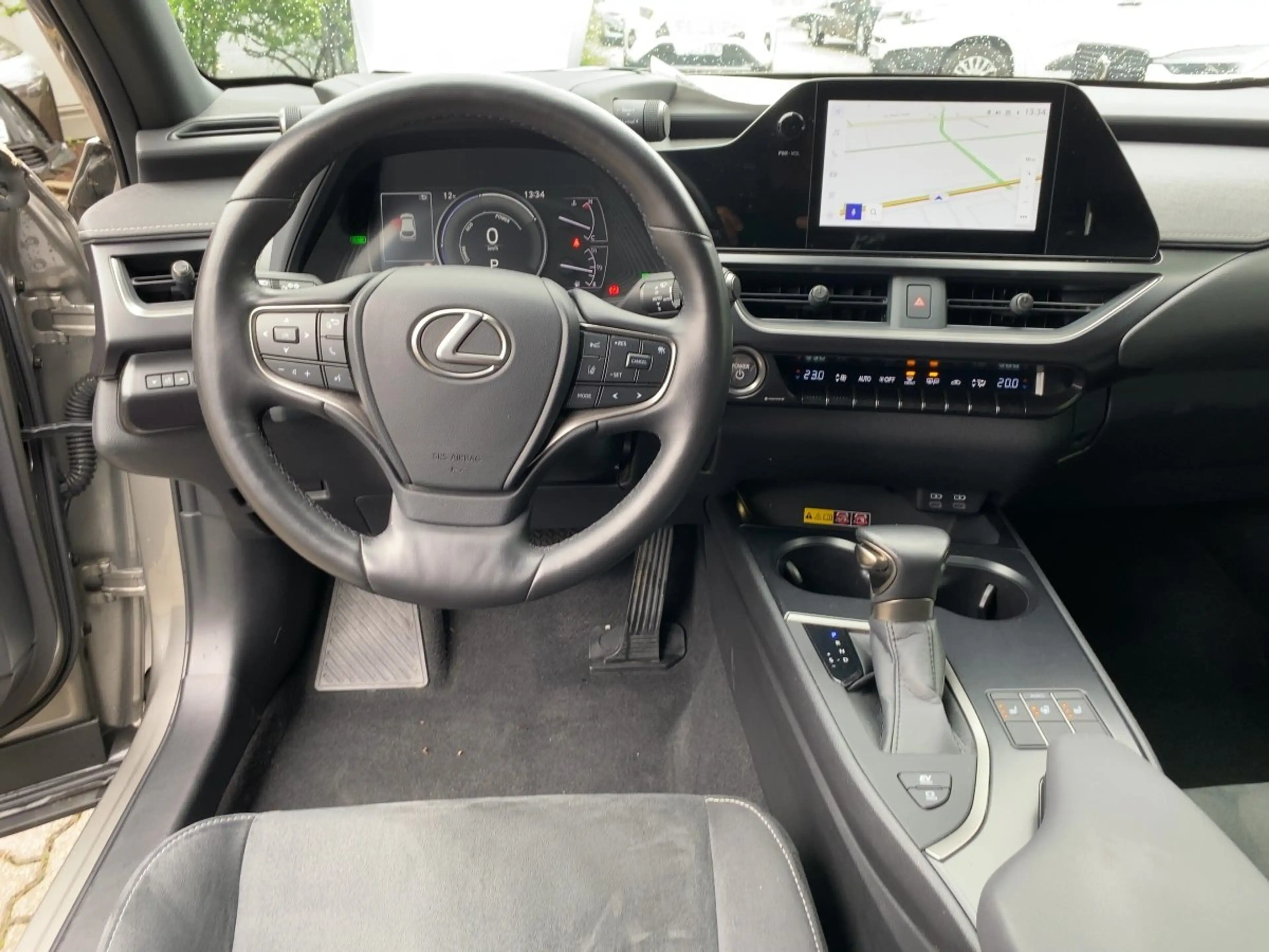 Lexus UX 250h UX 250 h Style Edition zuverlässiger Crossover — photo 13