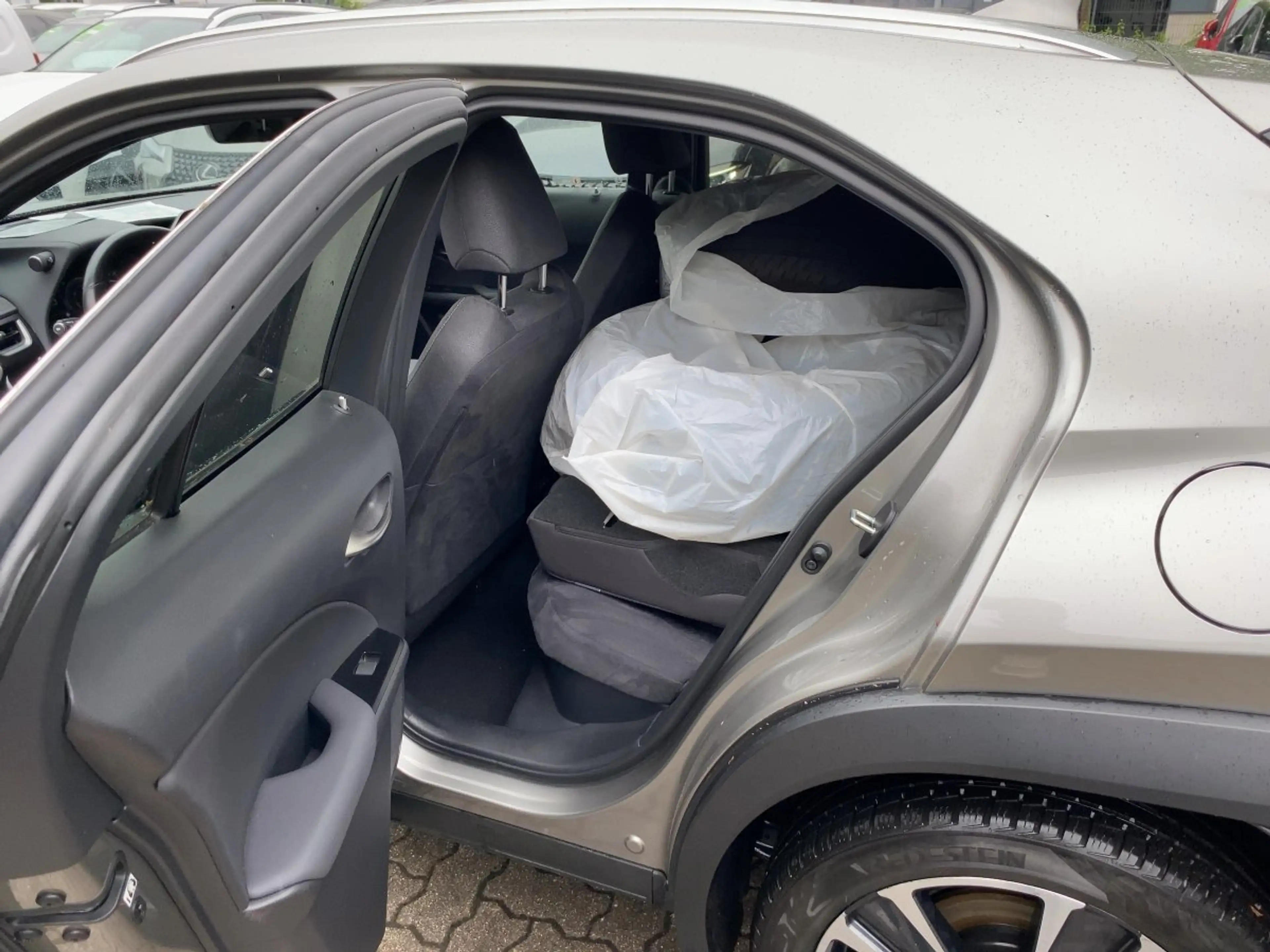 Lexus UX 250h UX 250 h Style Edition zuverlässiger Crossover — photo 12