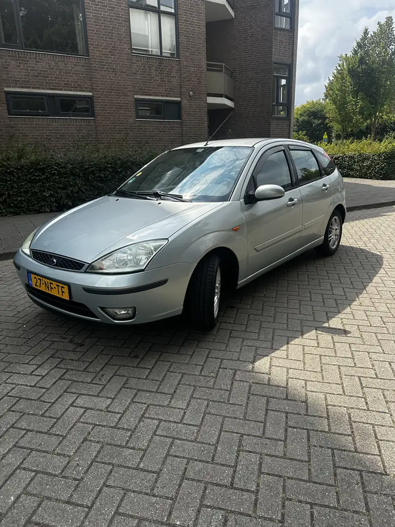 Ford Focus 1.6-16V Ghia Groen - 1