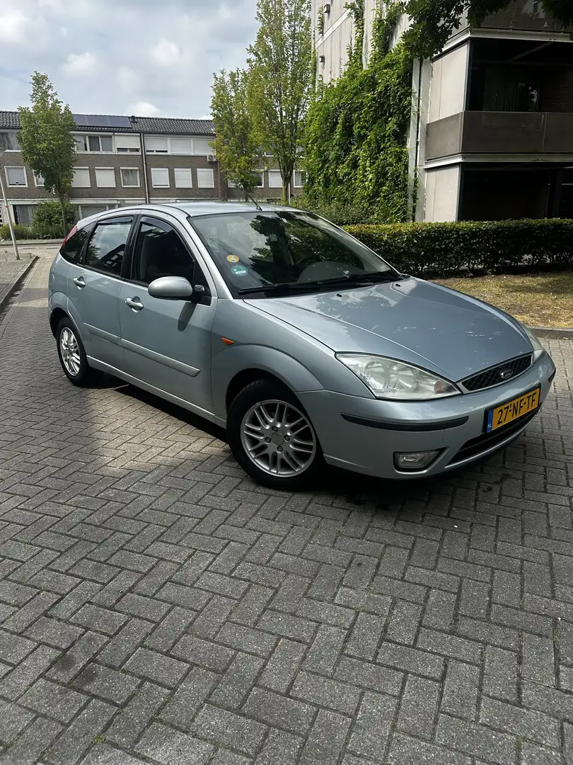 Ford Focus 1.6-16V Ghia Groen - 2