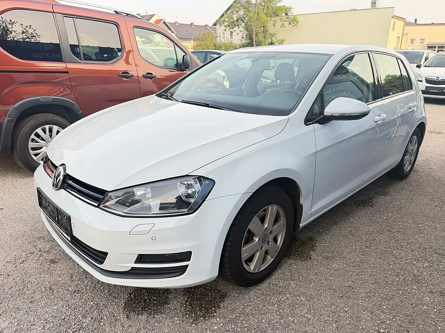 Volkswagen Golf 1,6 BMT TDI *AHK*RFK* Weiß - 2
