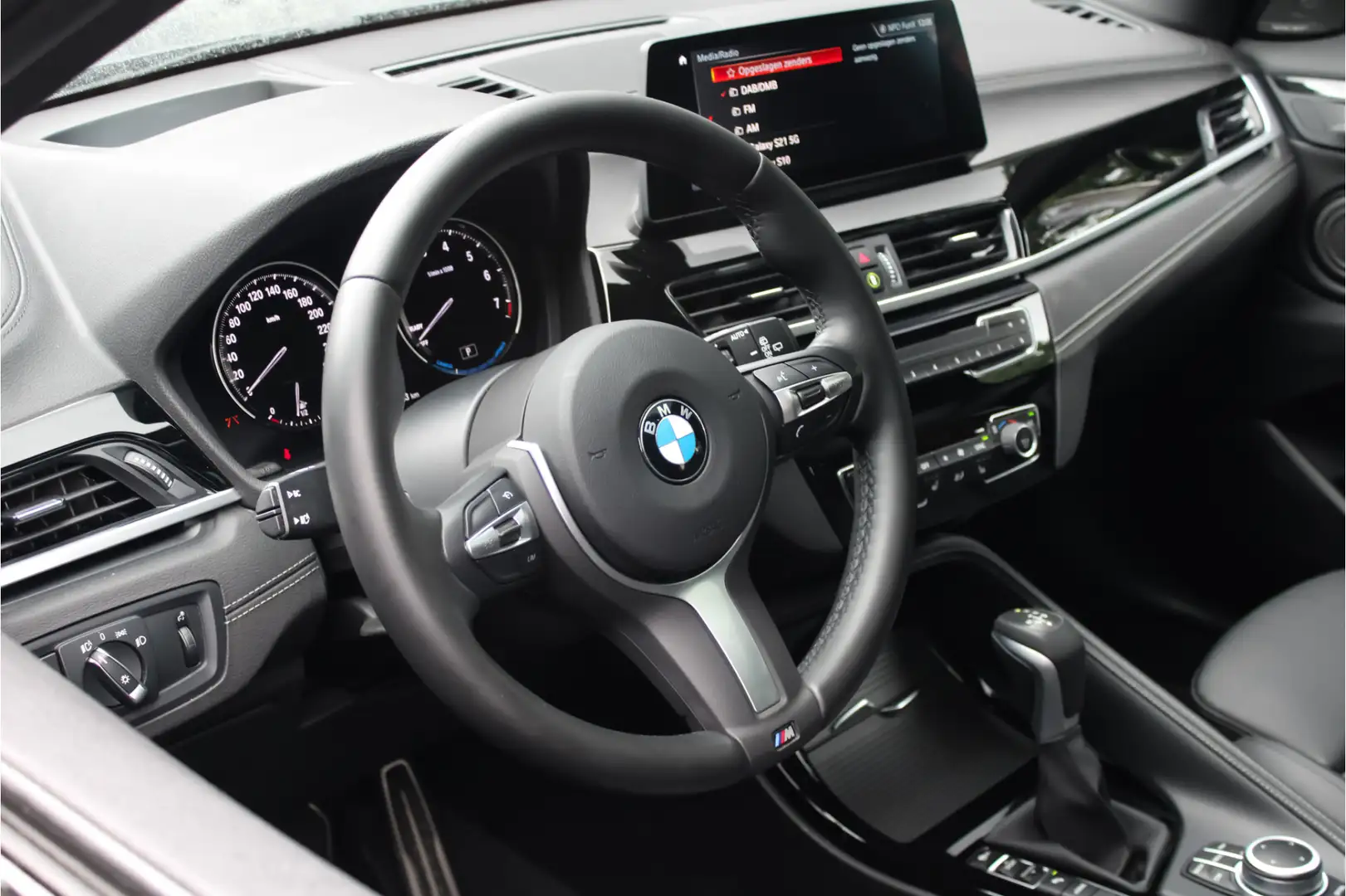 BMW X2 xDrive25e High Ex. | FACELIFT! | Pano | HuD | H/K Grijs - 2