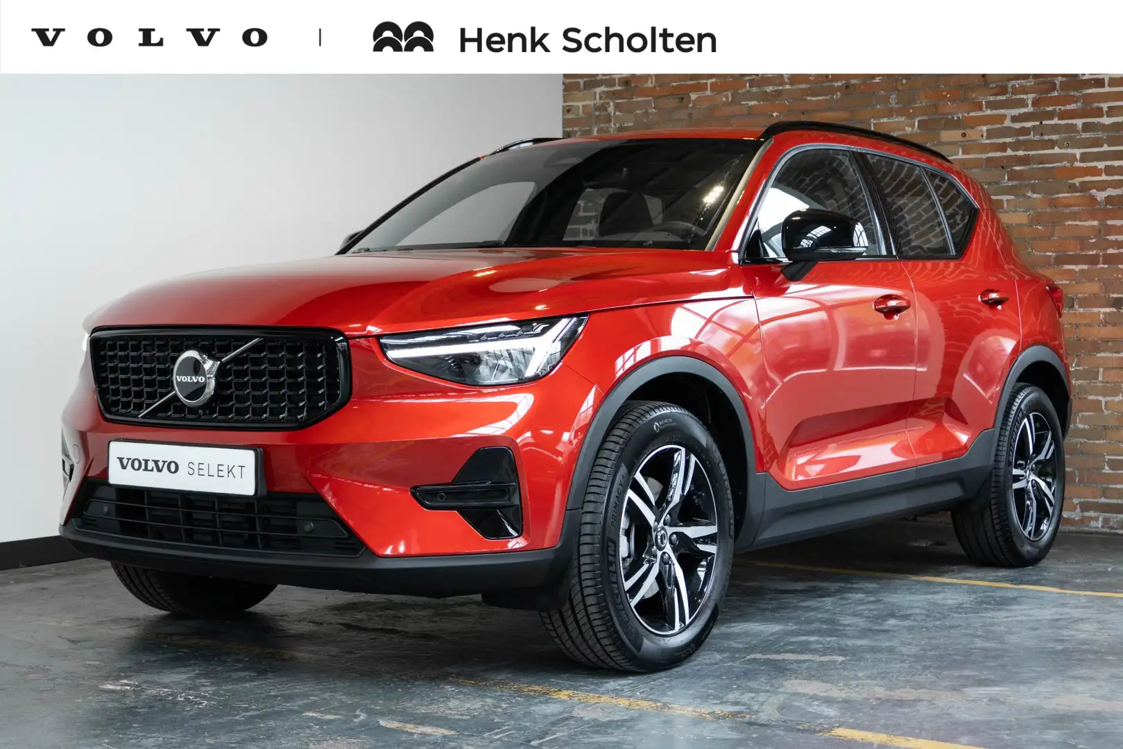 Volvo XC40 B4 Plus Dark | Verwarmde Voorstoelen+Stuurwiel | V Rouge - 1