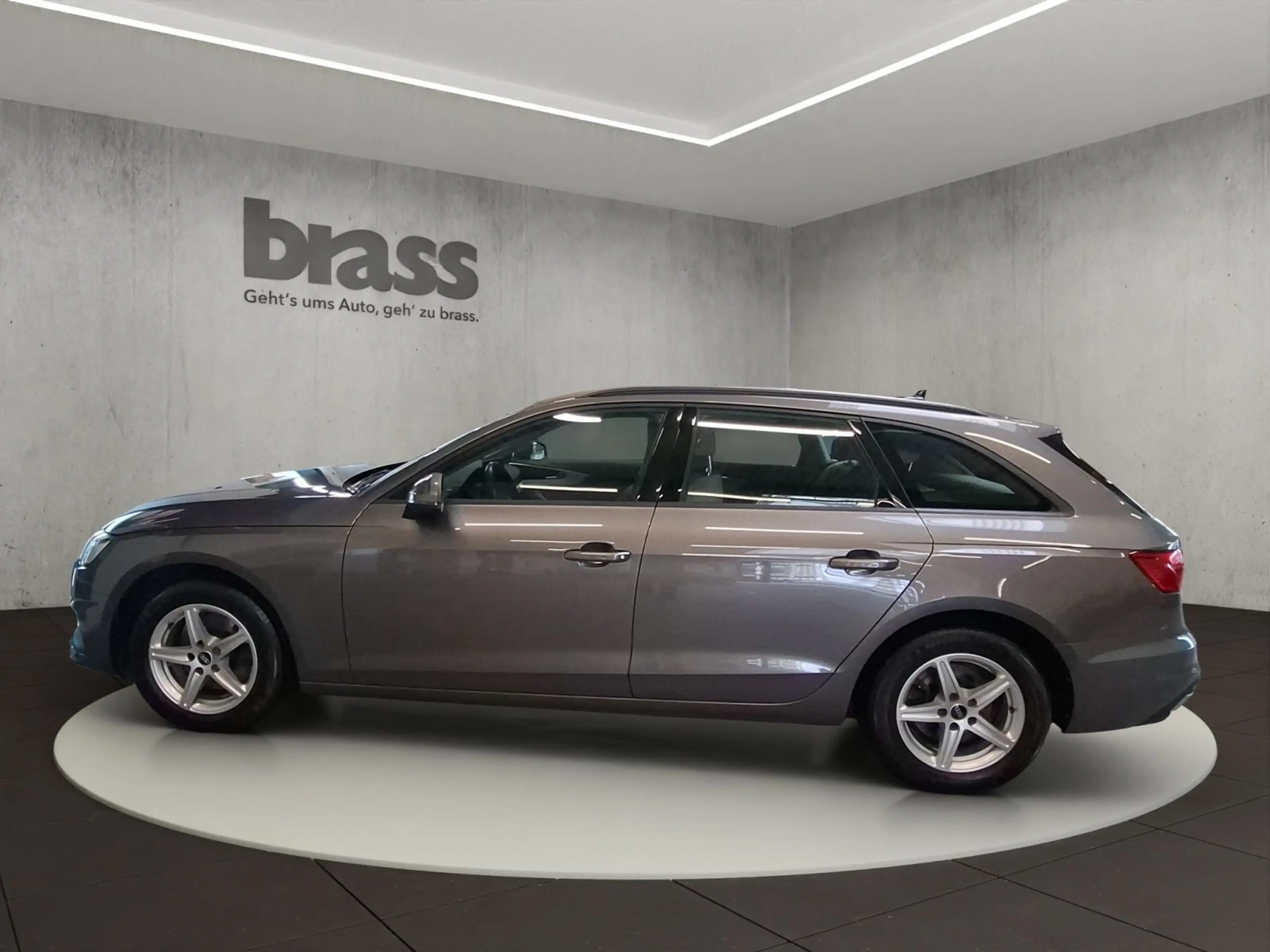 Audi A4 30 TDI 100(136) kW(PS) S tronic — photo 2