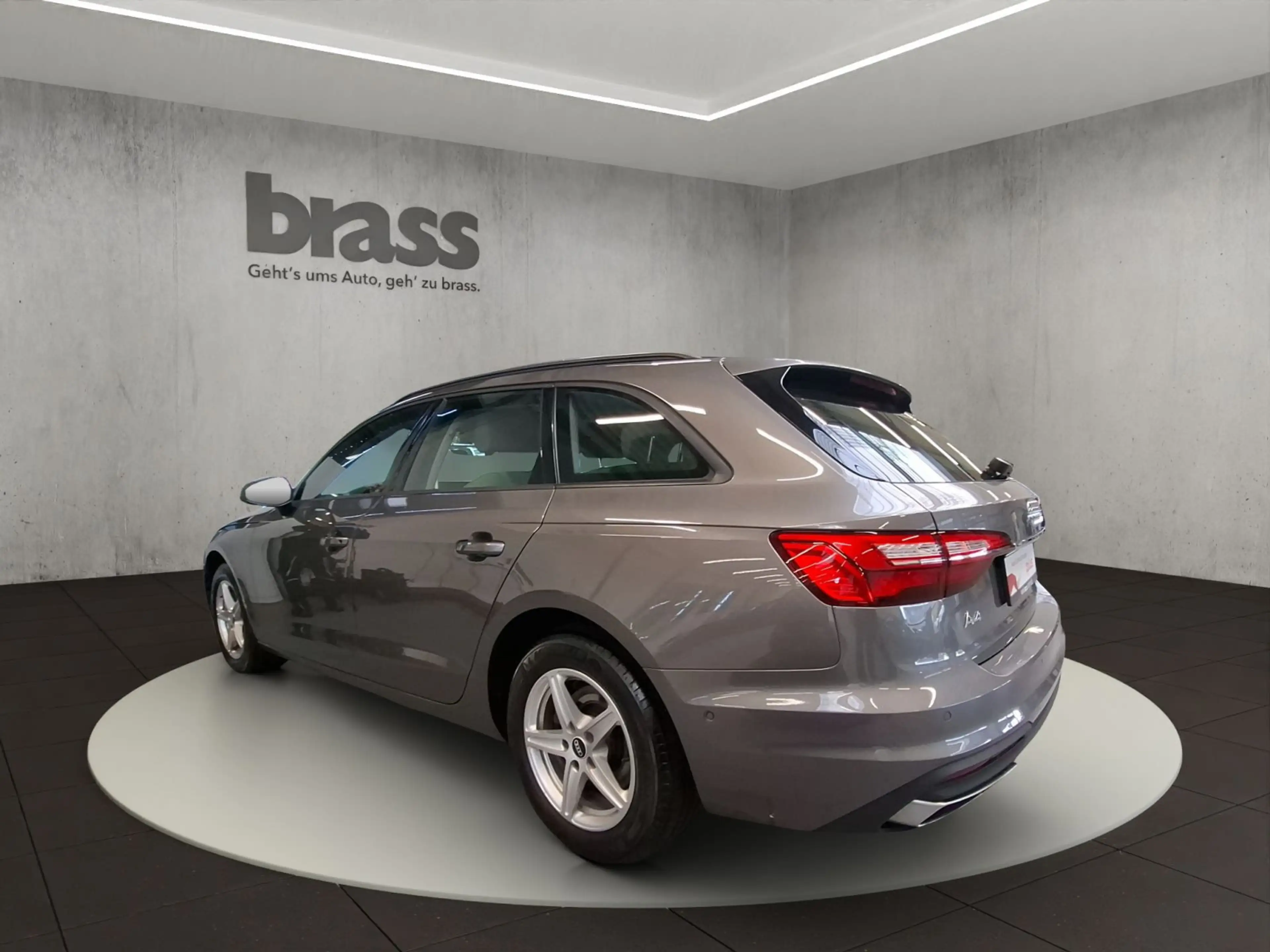 Audi A4 30 TDI 100(136) kW(PS) S tronic — photo 3