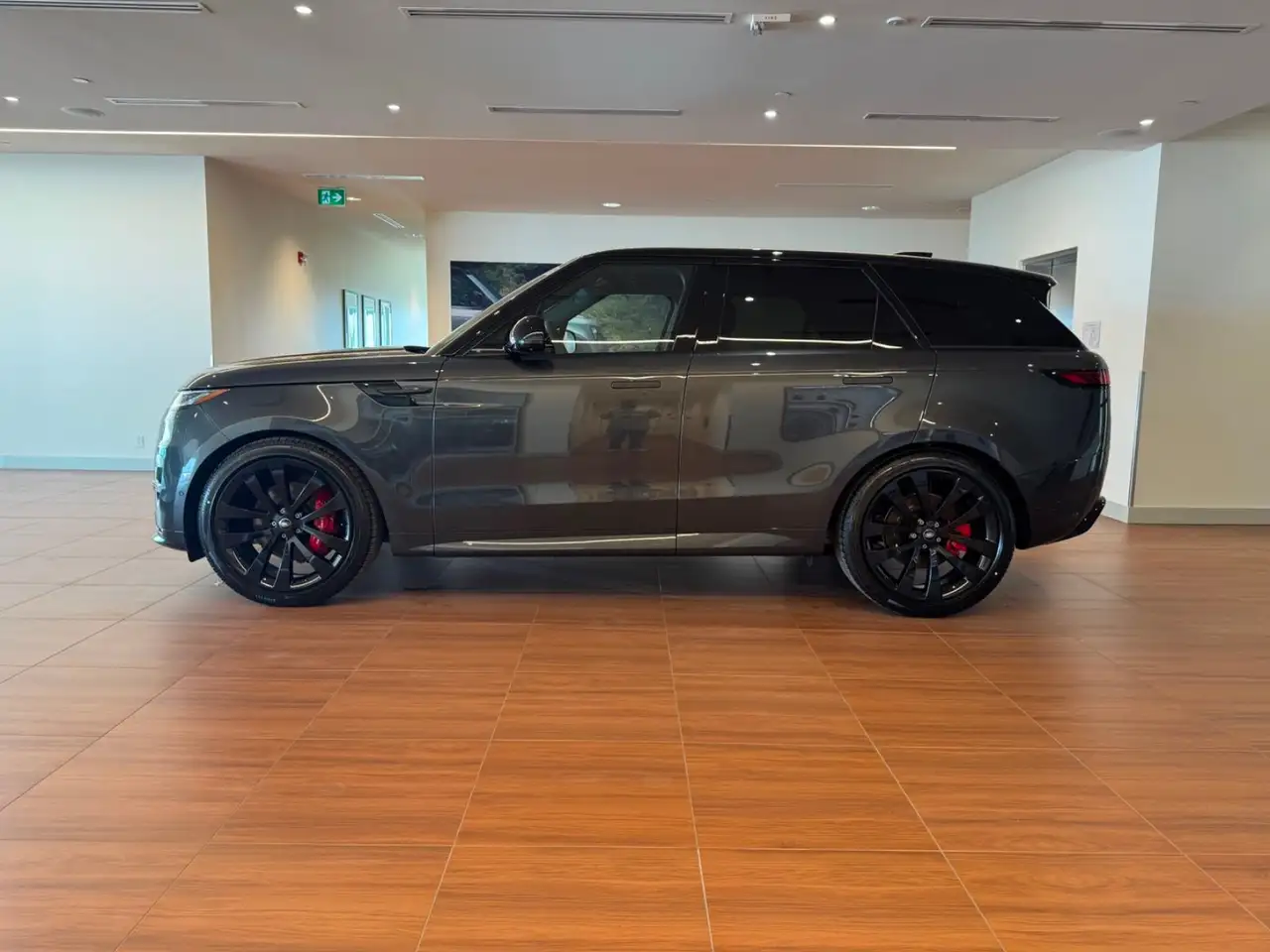 Land Rover Range Rover Sport снимка Land Rover Range Rover Sport