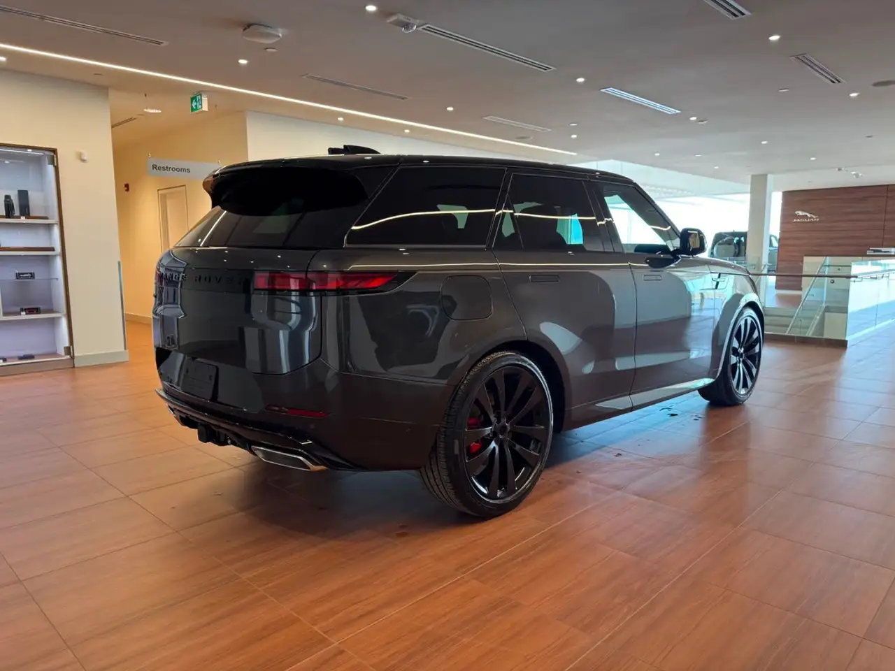 Land Rover Range Rover Sport снимка Land Rover Range Rover Sport