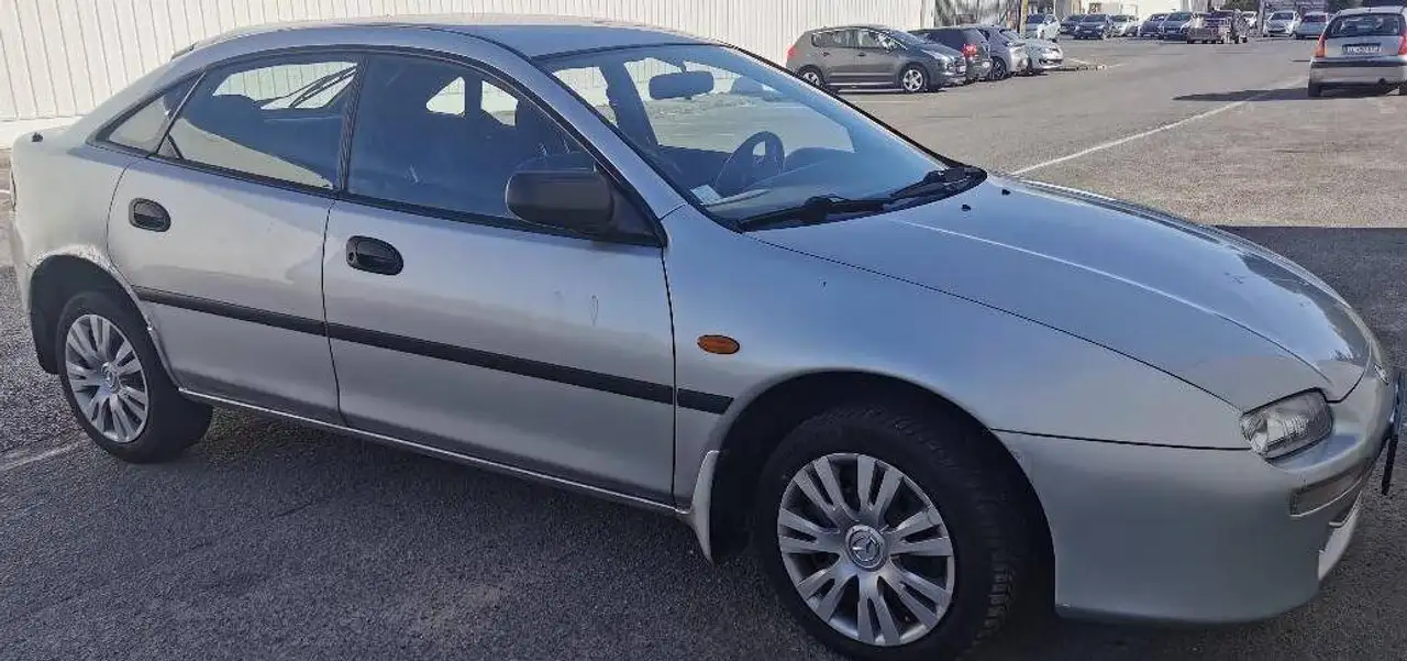 Mazda 323 1.8 Automatique, foto 3