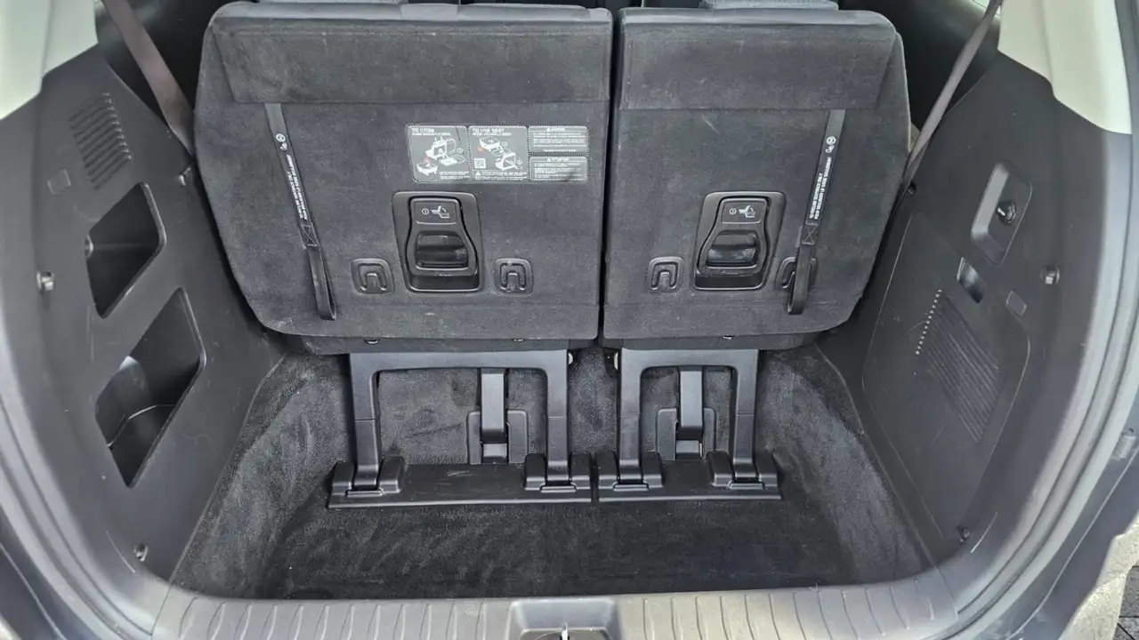 Kia Carnival снимка Kia Carnival