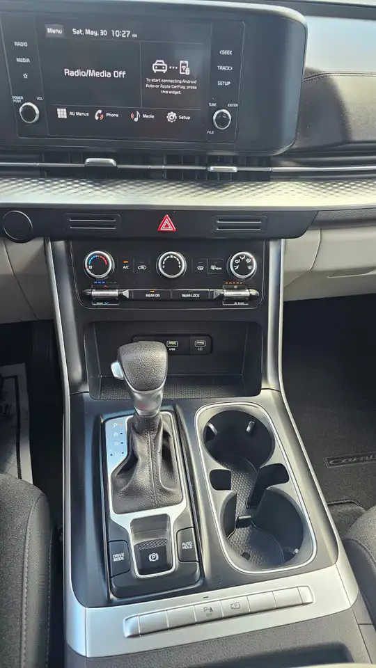 Kia Carnival снимка Kia Carnival