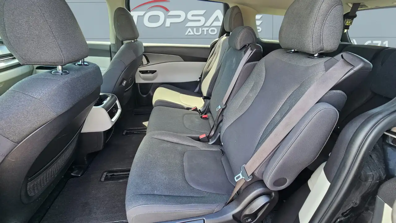 Kia Carnival снимка Kia Carnival