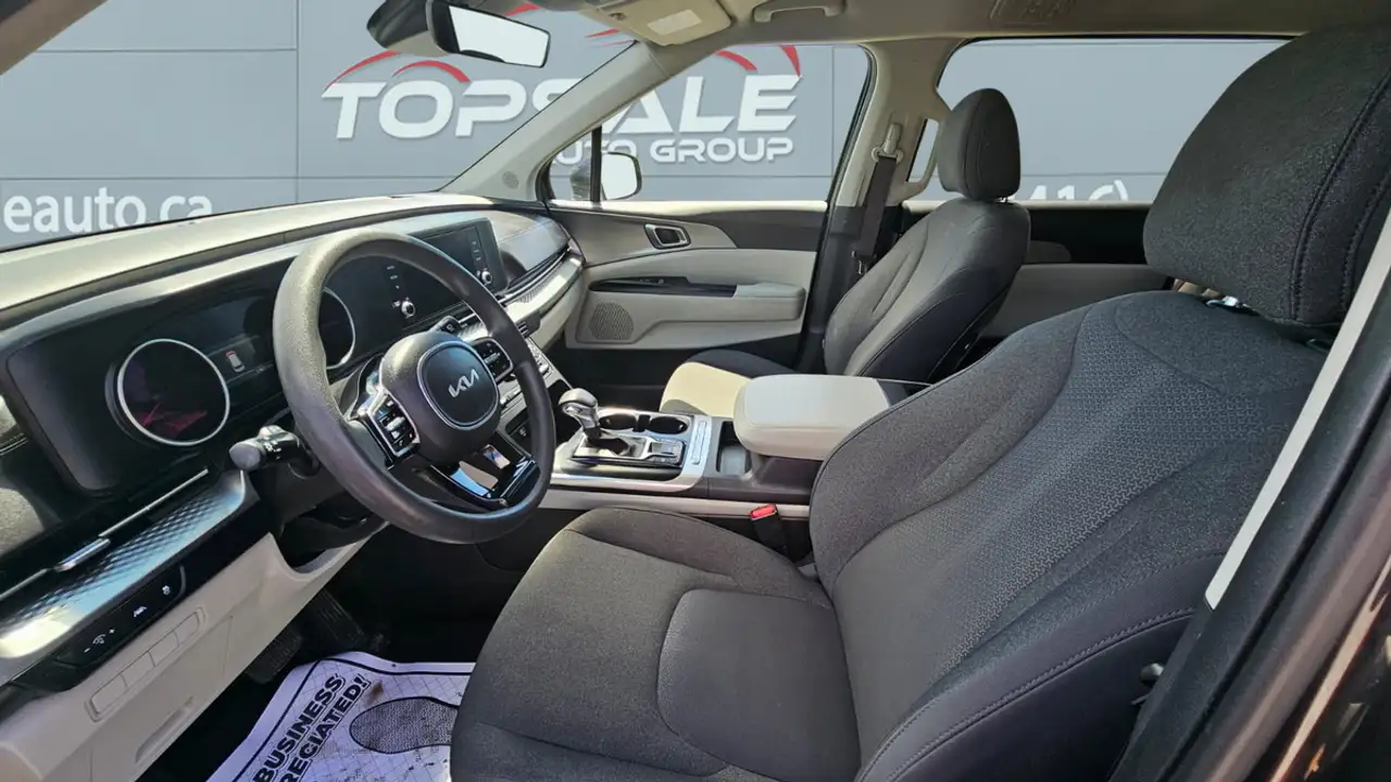 Kia Carnival снимка Kia Carnival