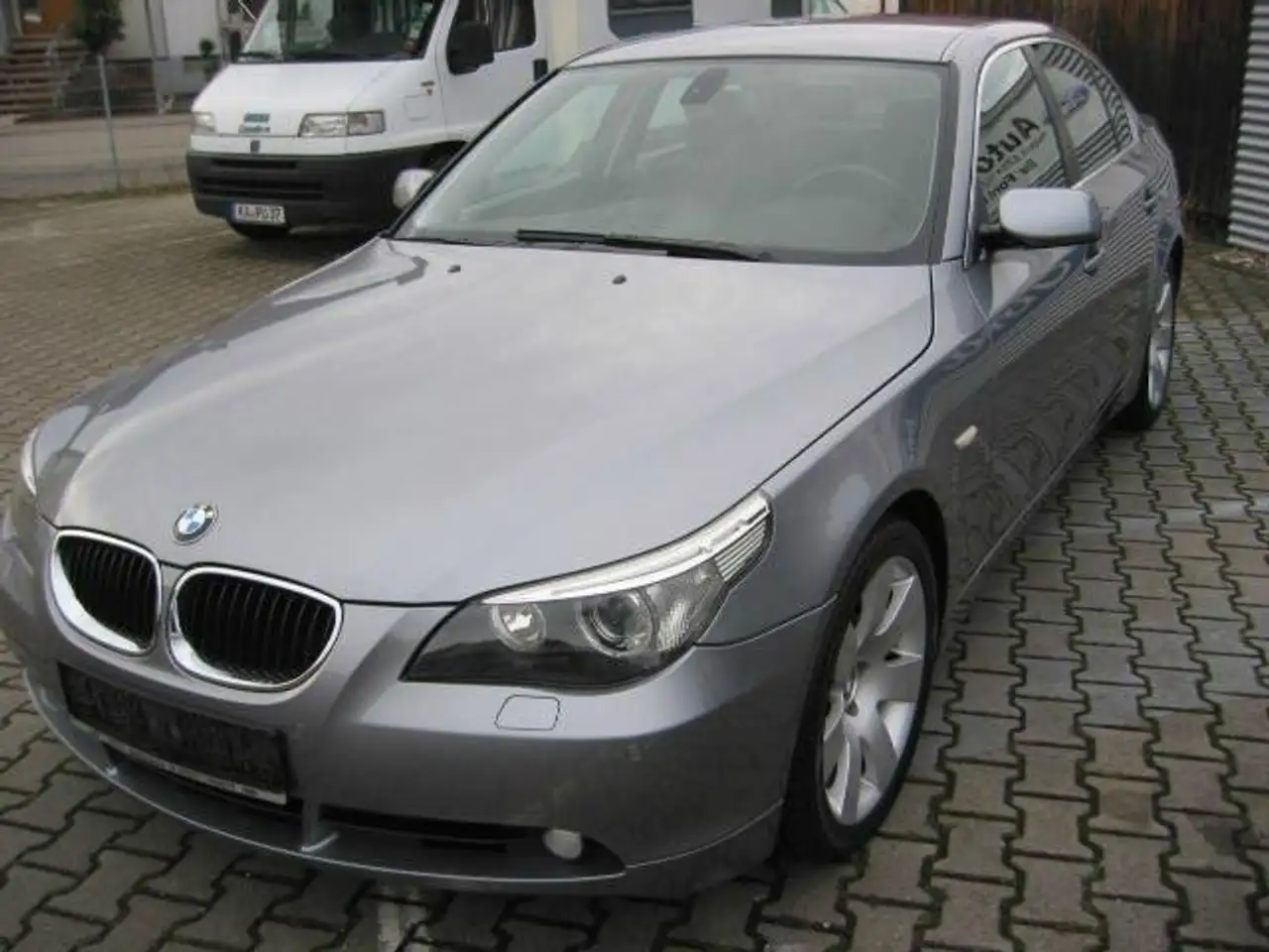BMW 525