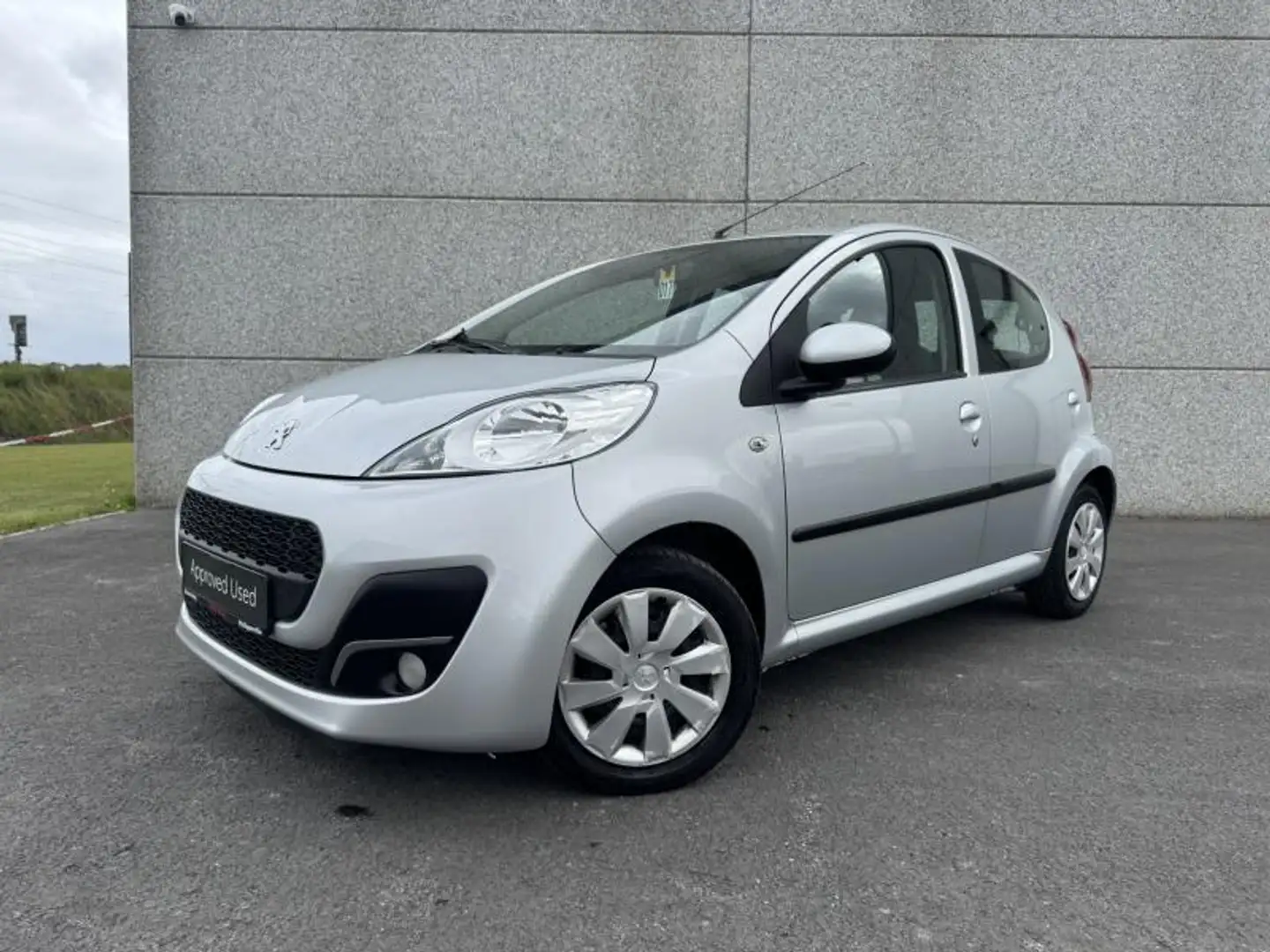 Peugeot 107 1.0 ESSENCE 50 KW 67 000 km ! Argent - 1