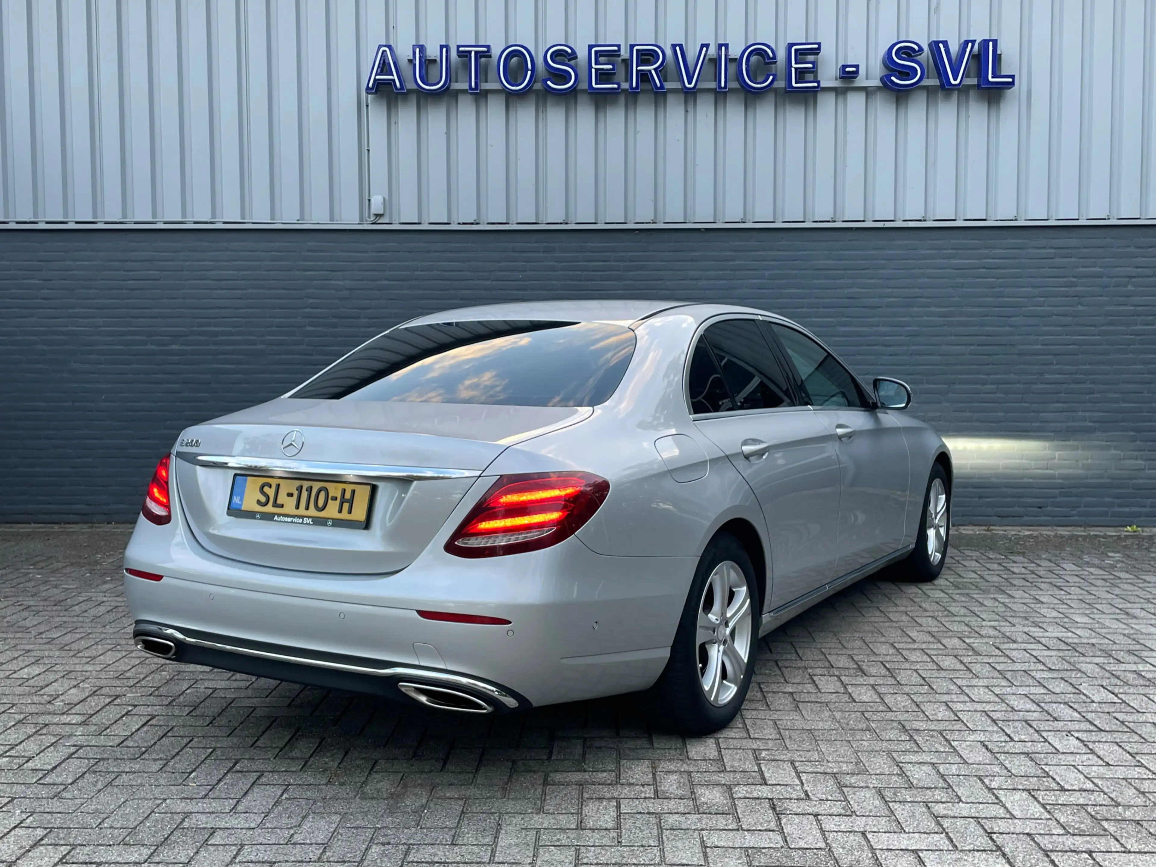 Mercedes-Benz E 200 Sedan, Trekhaak - Dodehoekassistent - achteruitrij — photo 2