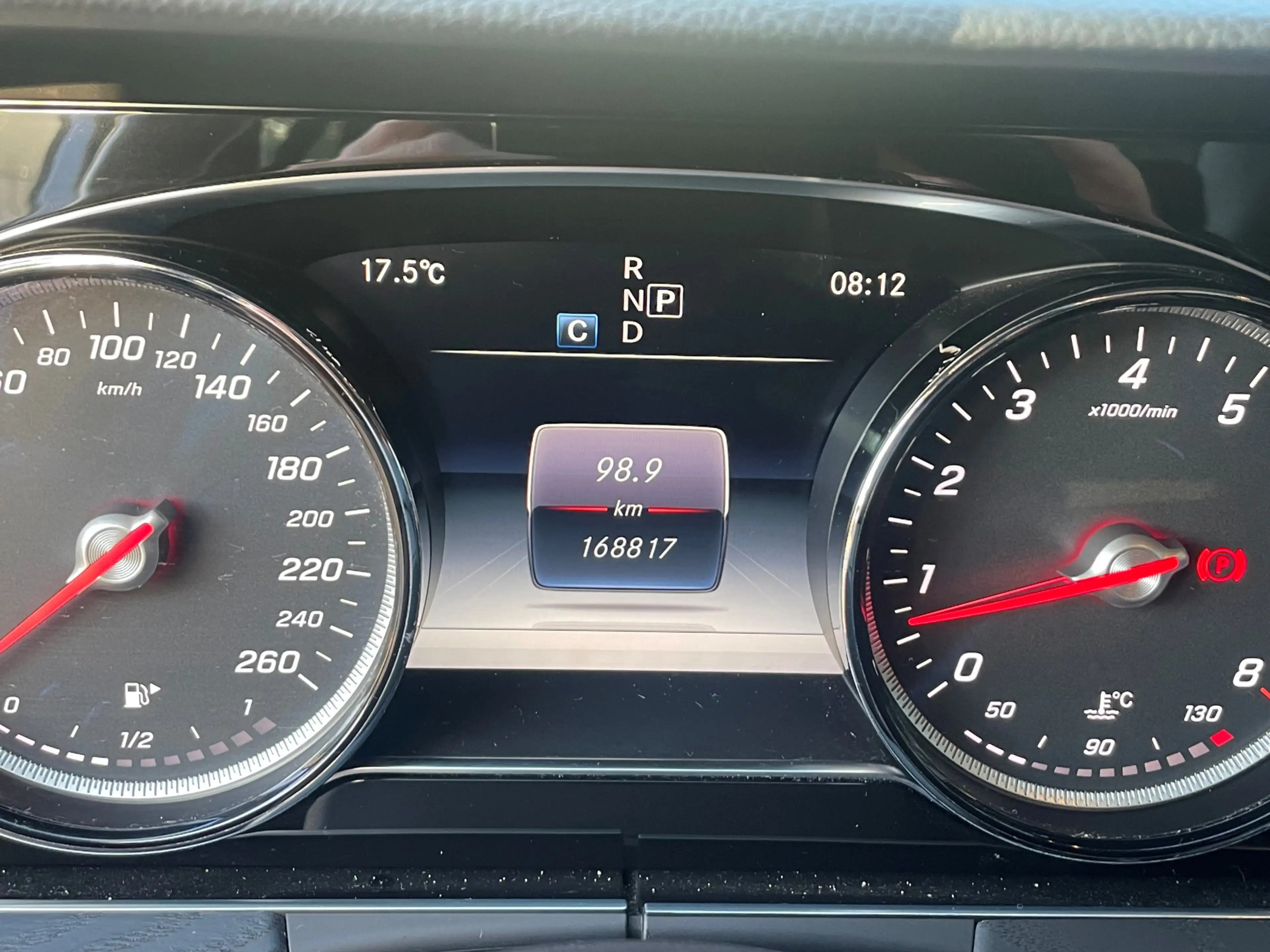 Mercedes-Benz E 200 Sedan, Trekhaak - Dodehoekassistent - achteruitrij — photo 10