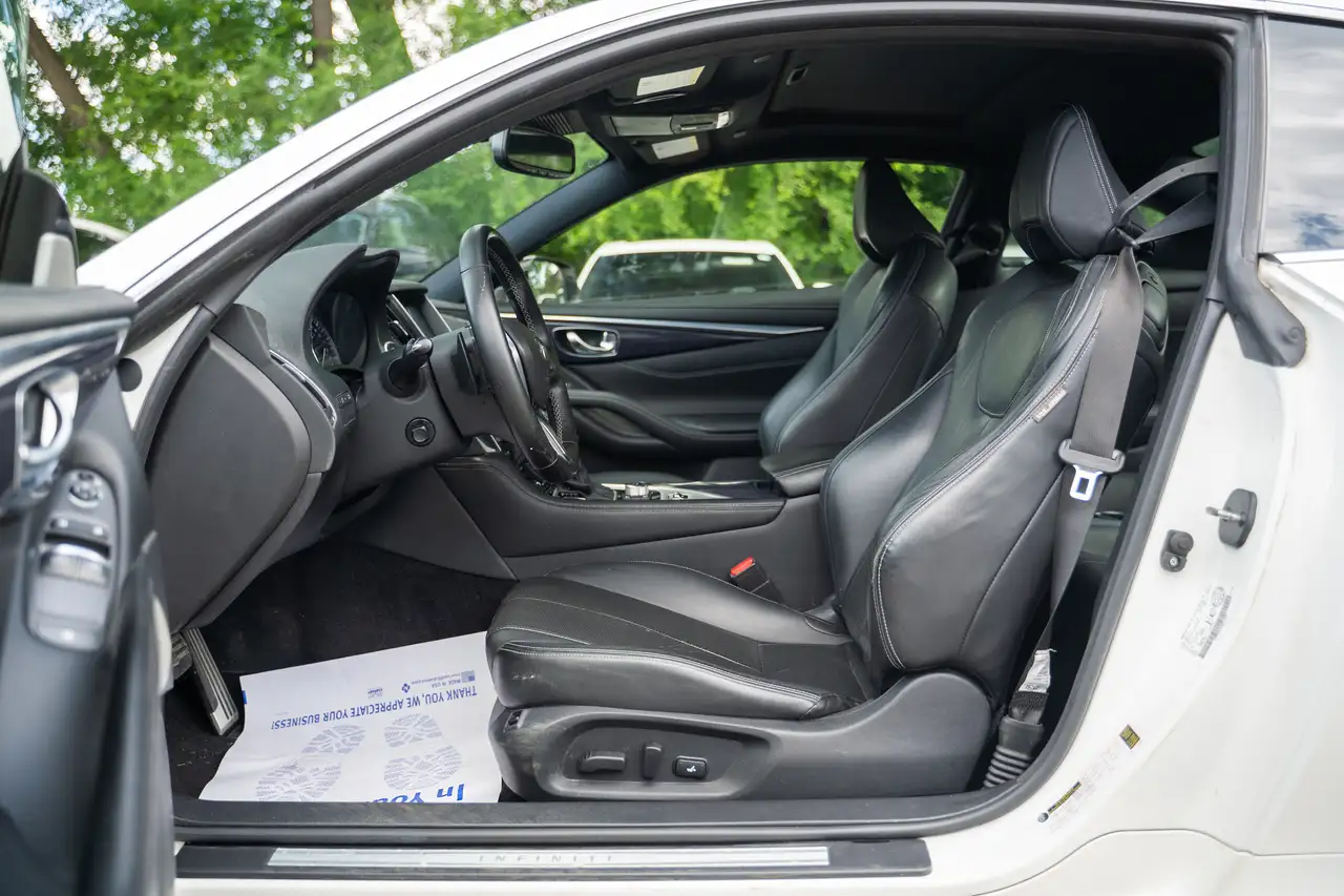 Infiniti Q60 photo Infiniti Q60