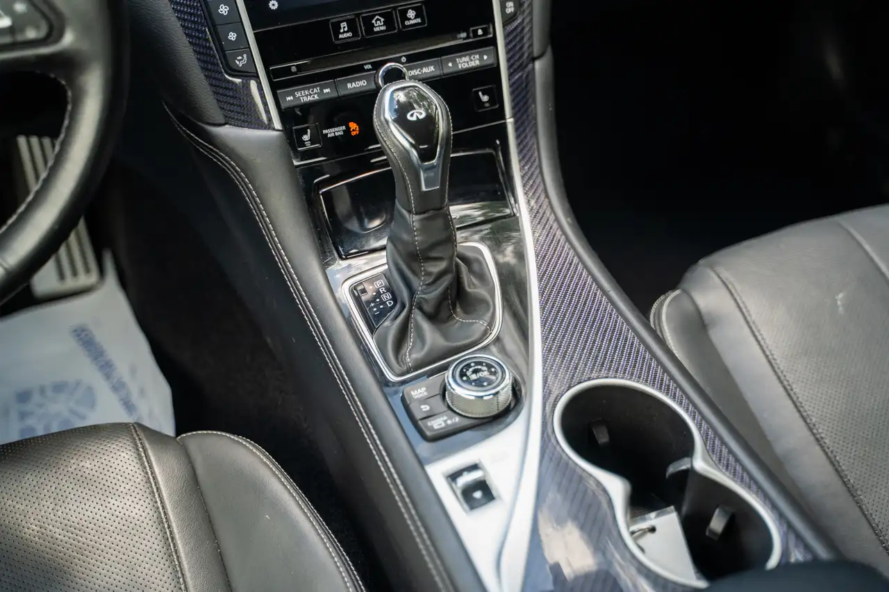 Infiniti Q60 photo Infiniti Q60