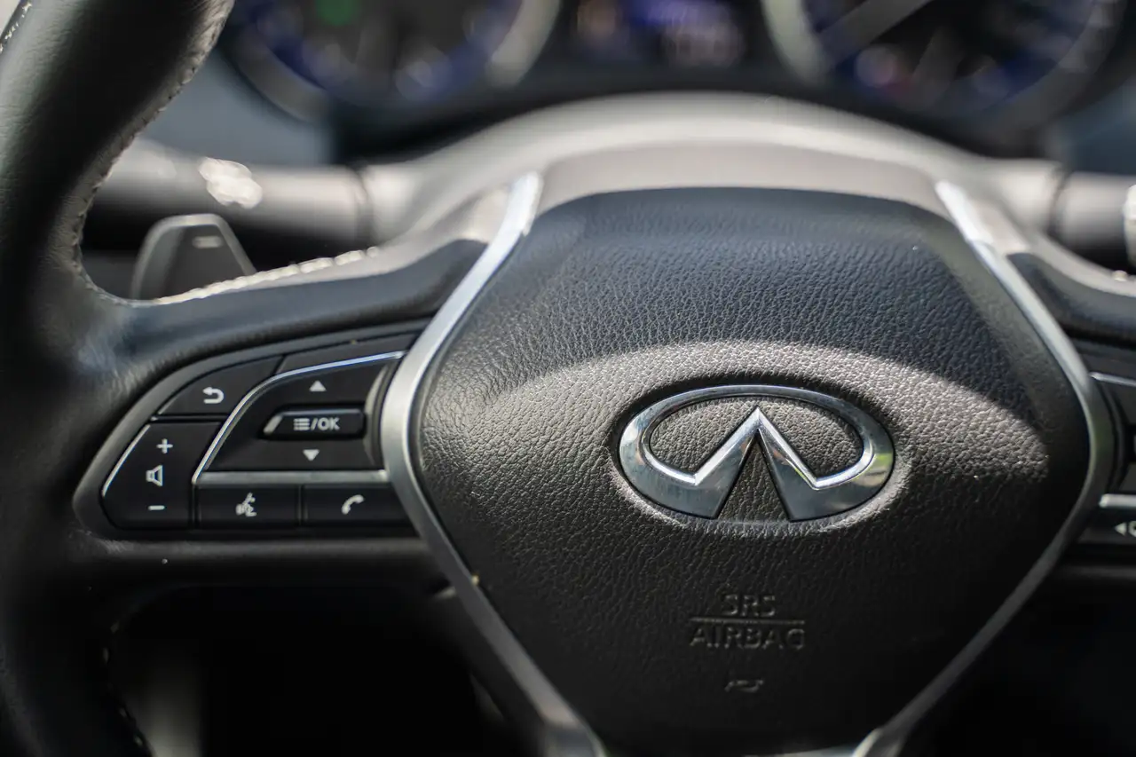 Infiniti Q60 photo Infiniti Q60