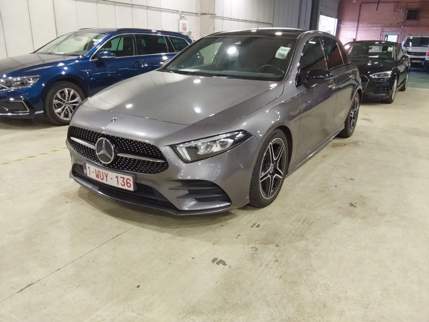 Mercedes-Benz A 200 A 200d*AMG*PANO*LED*LEDER Gris - 1
