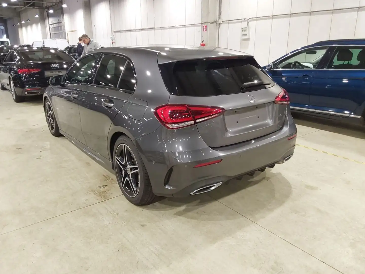 Mercedes-Benz A 200 A 200d*AMG*PANO*LED*LEDER Gris - 2