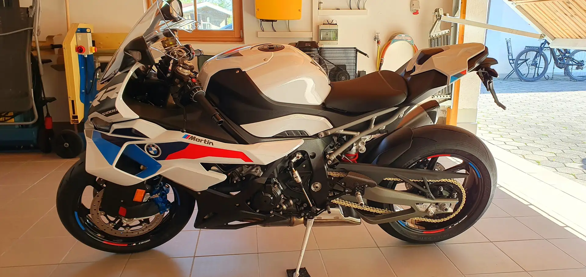 BMW S 1000 RR MJ '25 M-Race-Dynamic Paket, Akra, Notruf usw, NEU Bílá - 2