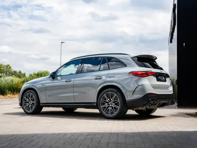 Mercedes-Benz GLC view 4
