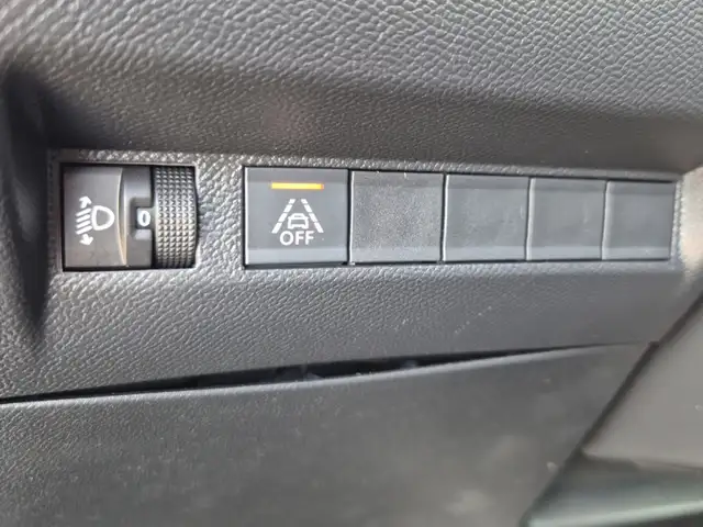 Peugeot 208 view 19