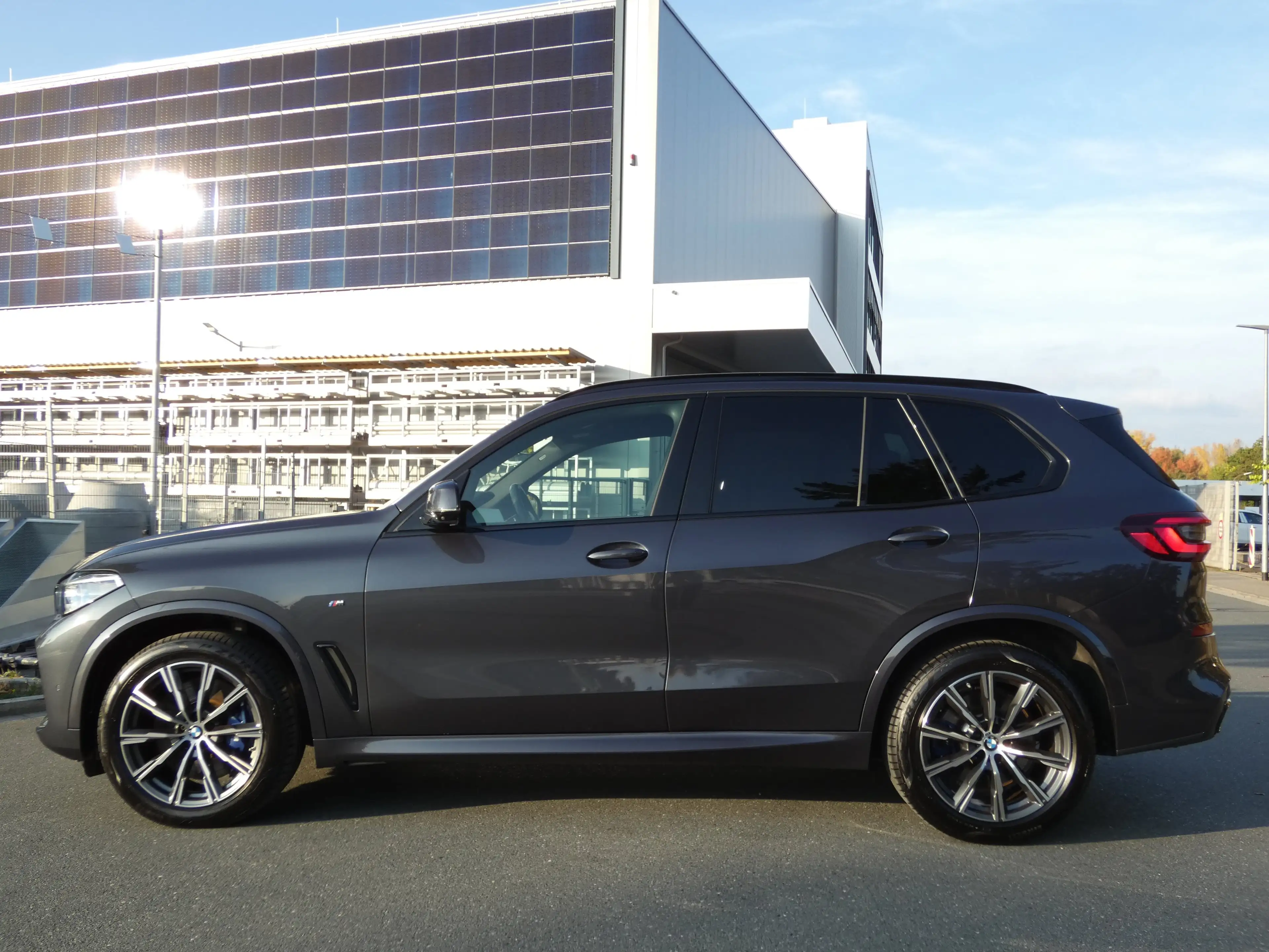 BMW X5 xDrive40d Head-Up+AHK+StHz+Navi+Pano+Kamera — photo 8