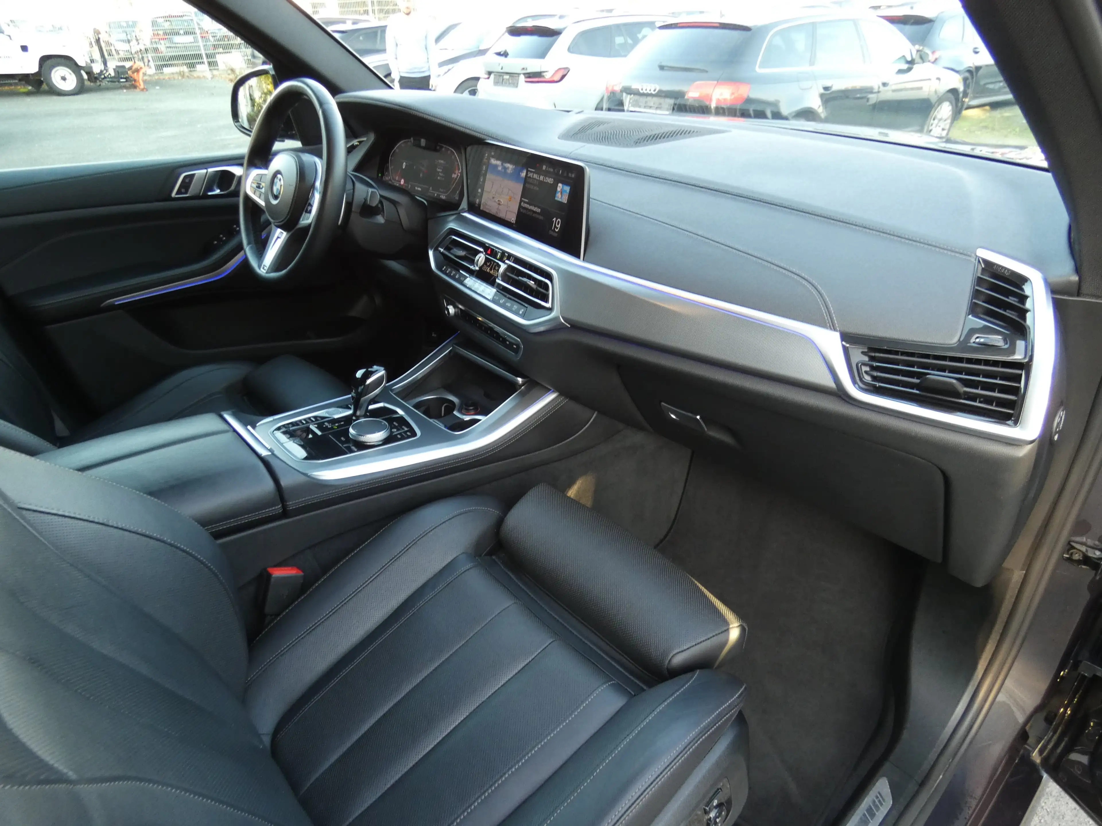 BMW X5 xDrive40d Head-Up+AHK+StHz+Navi+Pano+Kamera — photo 12