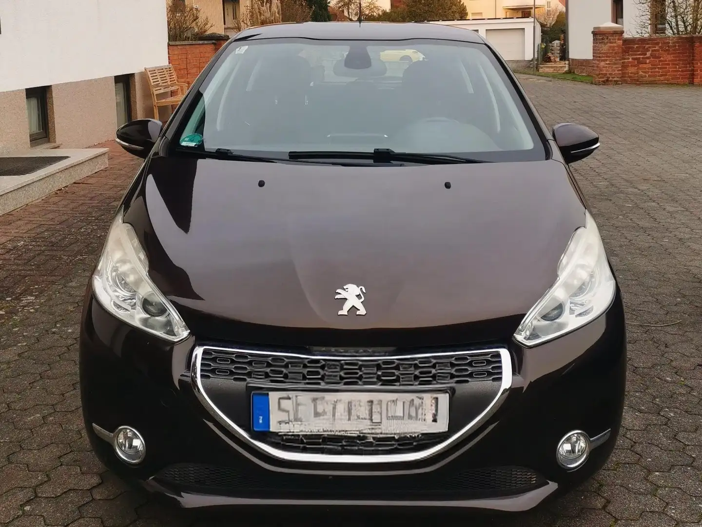 Peugeot 208 208 120 VTI Allure Braun - 1