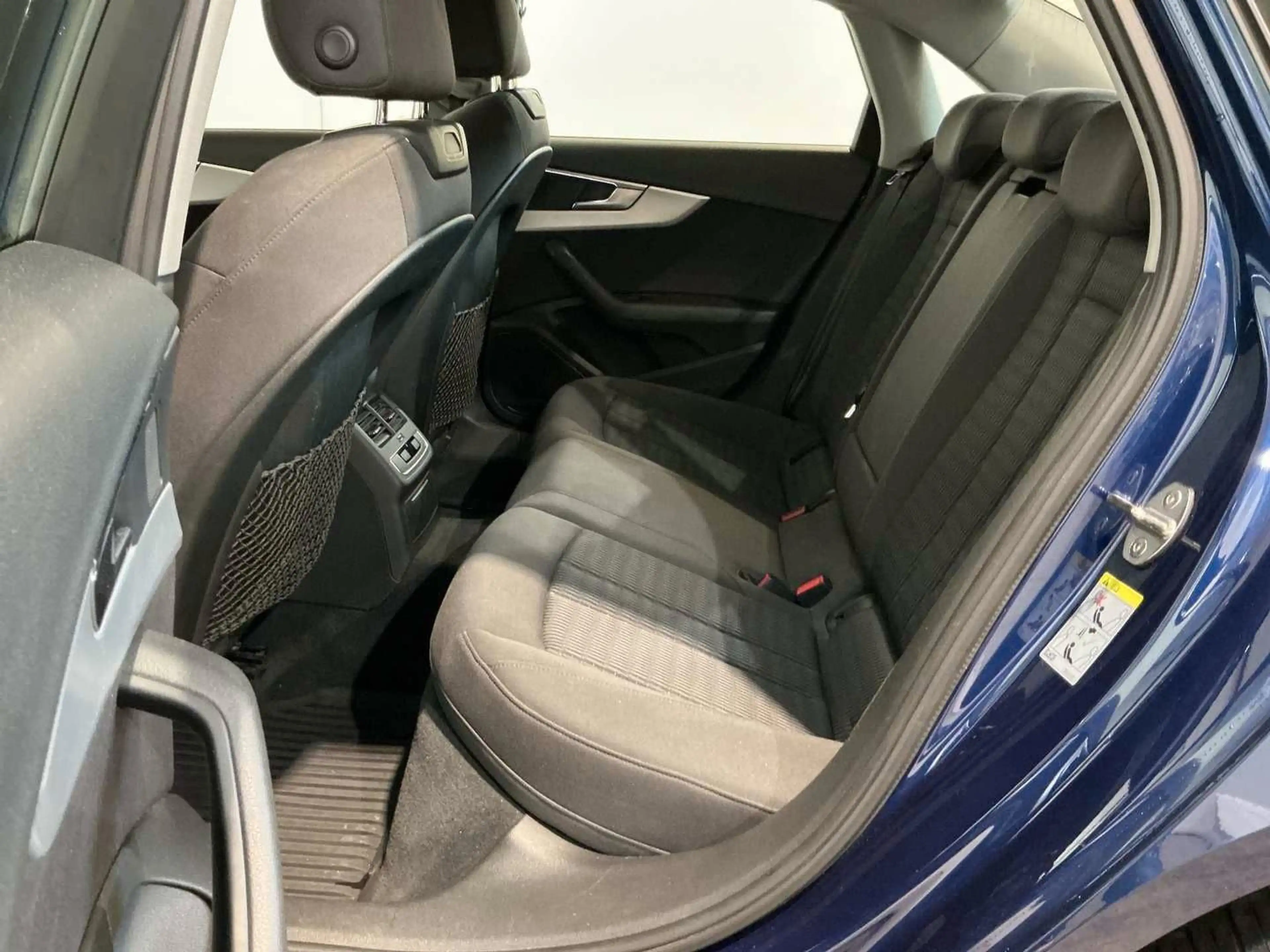 Audi A4 Lim. 40 TDI quattro Design/KAMERA/MATRIX/AHK — photo 11