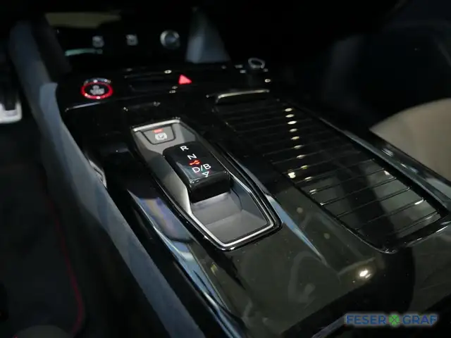 Audi S6 view 10