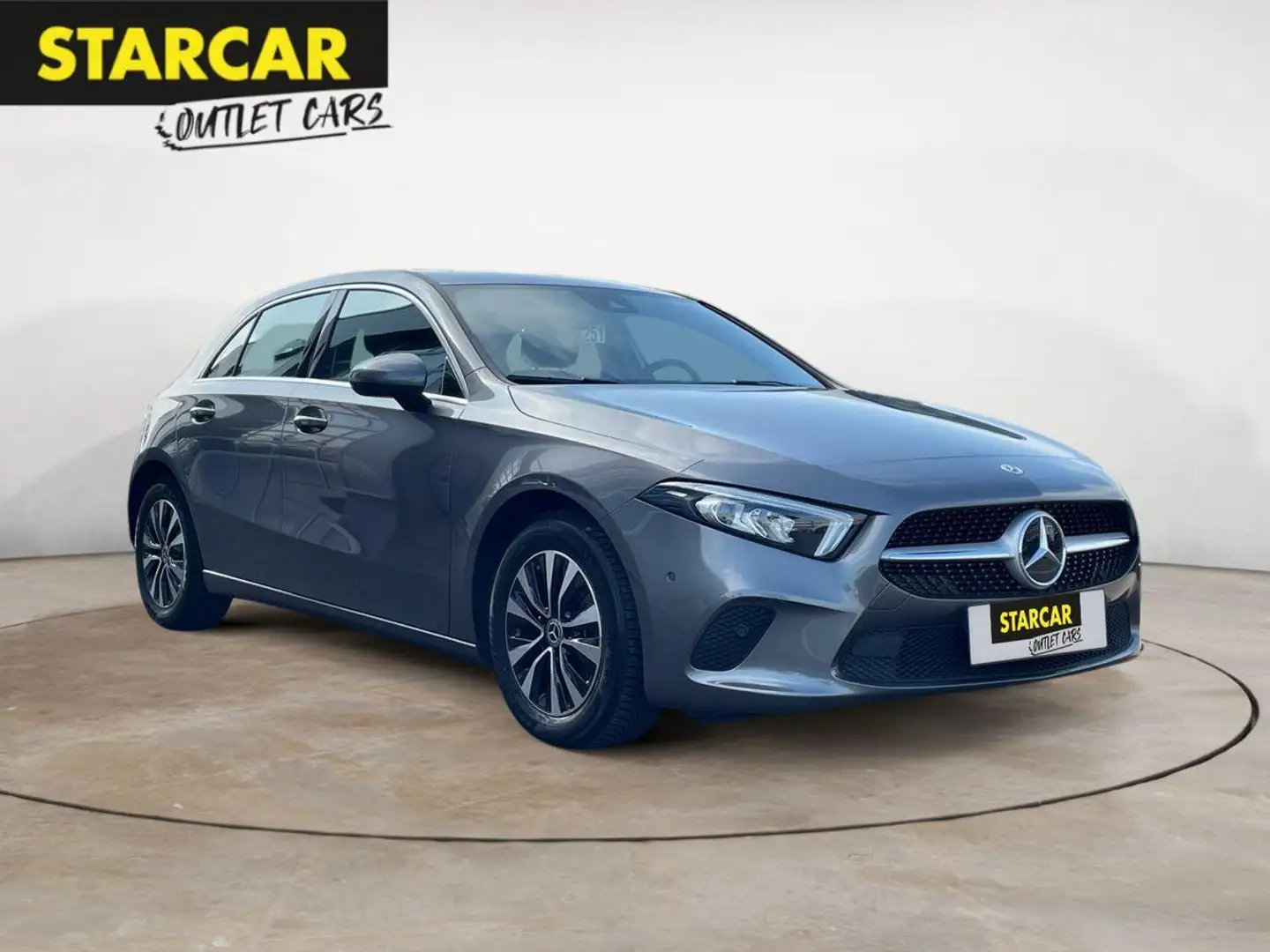 Mercedes-Benz A 180 PROGRESSIVE ADVANCED+LED+MBUX NAVI PREMIUM+SHZ+RFK Grau - 1