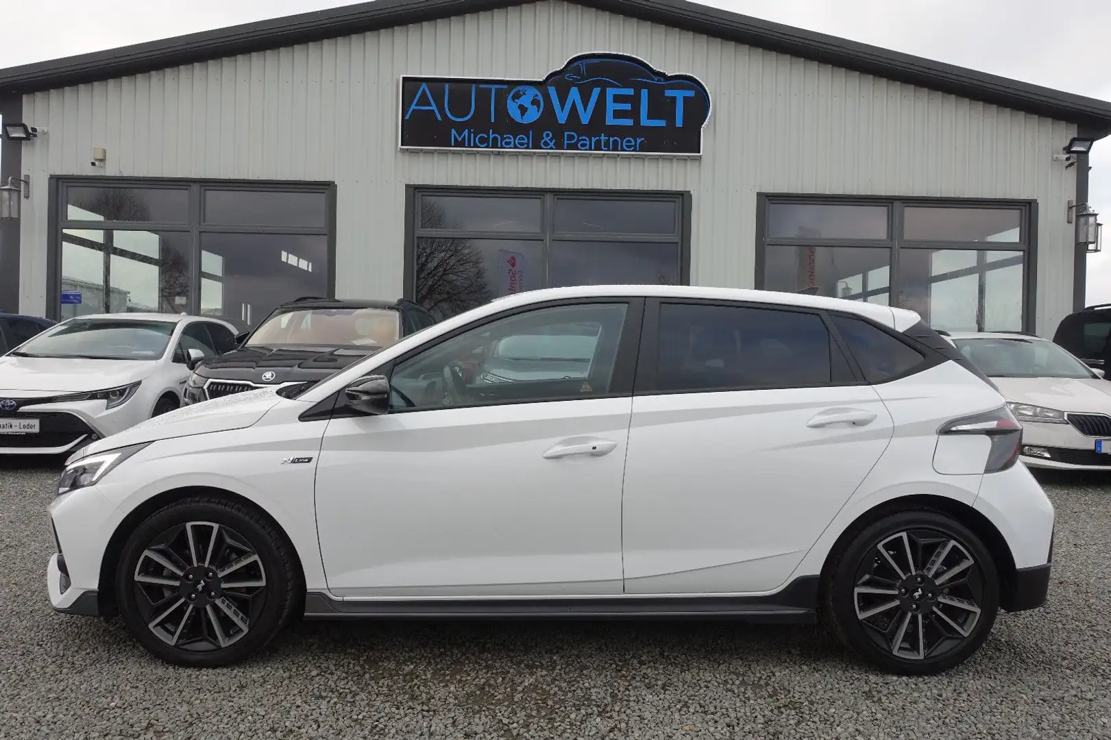 Hyundai i20 1.0GDI N-Line Aut. KAM LED APP DAB TÜV NEU Weiß - 1