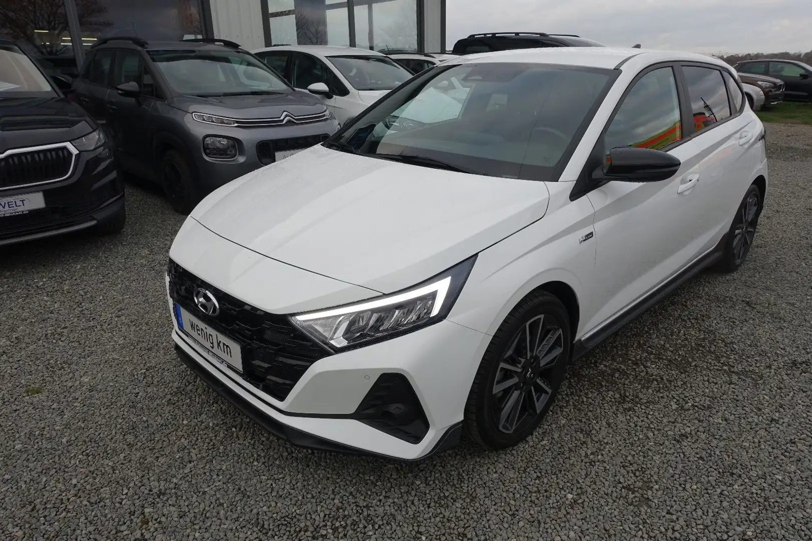 Hyundai i20 1.0GDI N-Line Aut. KAM LED APP DAB TÜV NEU Weiß - 2