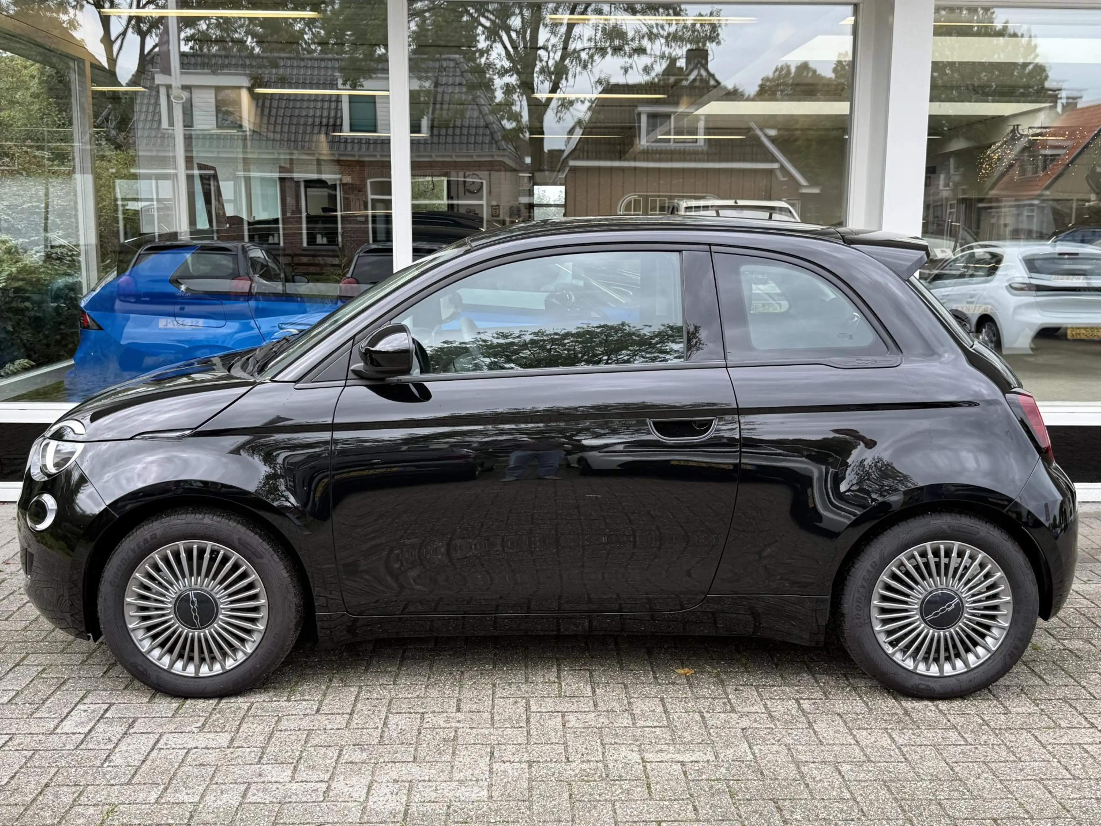 Fiat 500 Urban 42 kWh | 322 WLTP Range | Cruise Control | A — photo 3