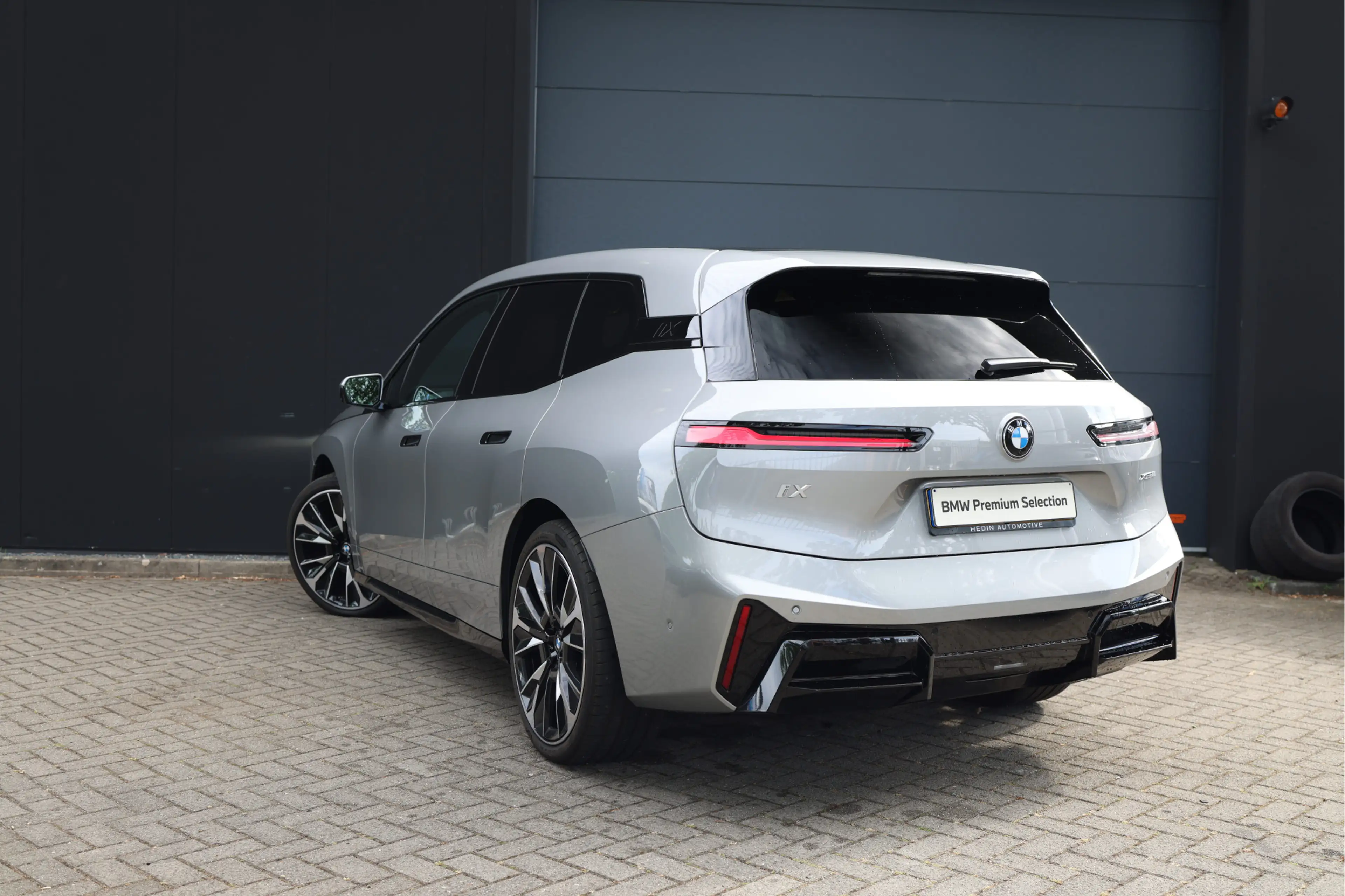BMW iX xDrive60 112 kWh | Comfort Access | Driving Assist — photo 7