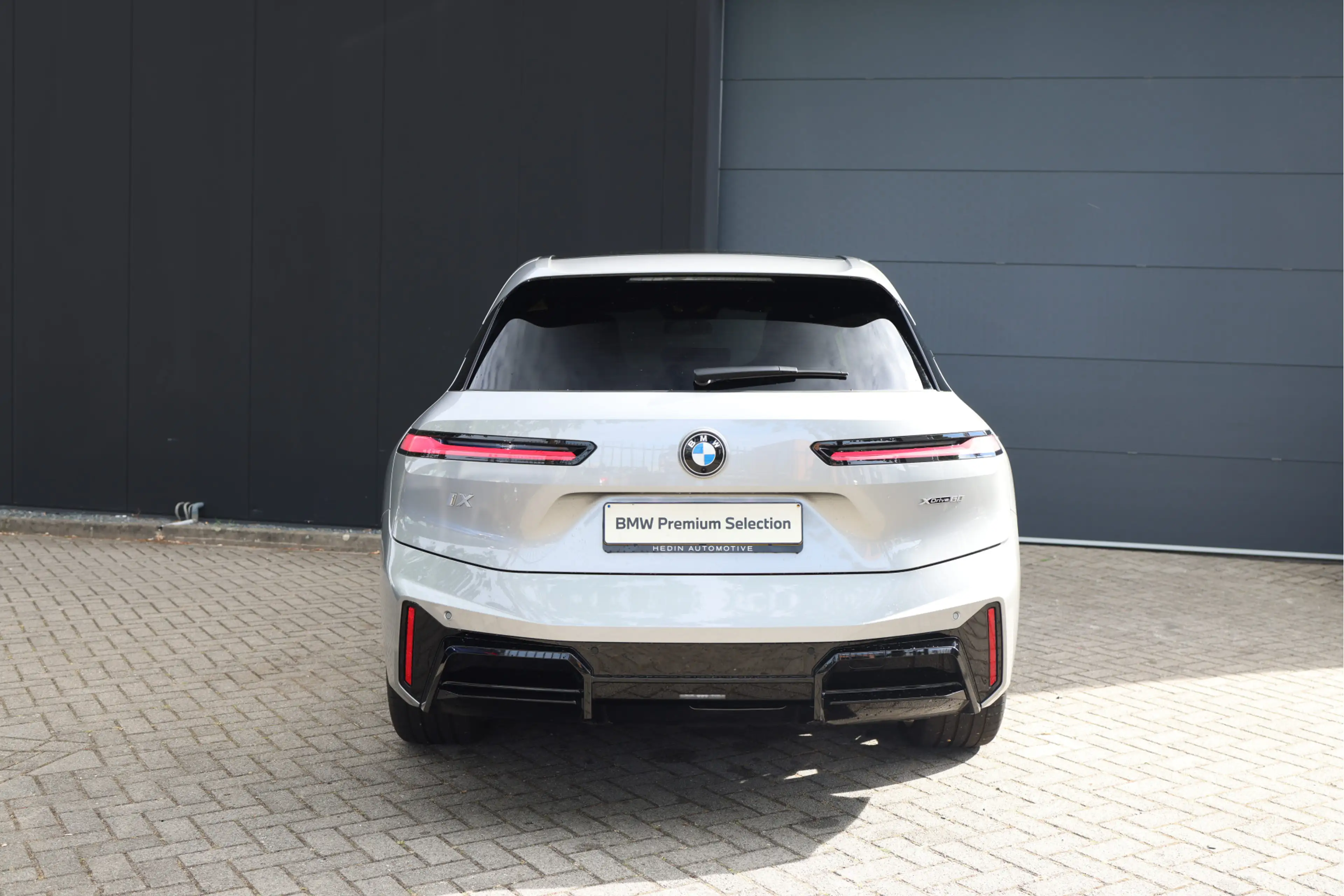 BMW iX xDrive60 112 kWh | Comfort Access | Driving Assist — photo 6