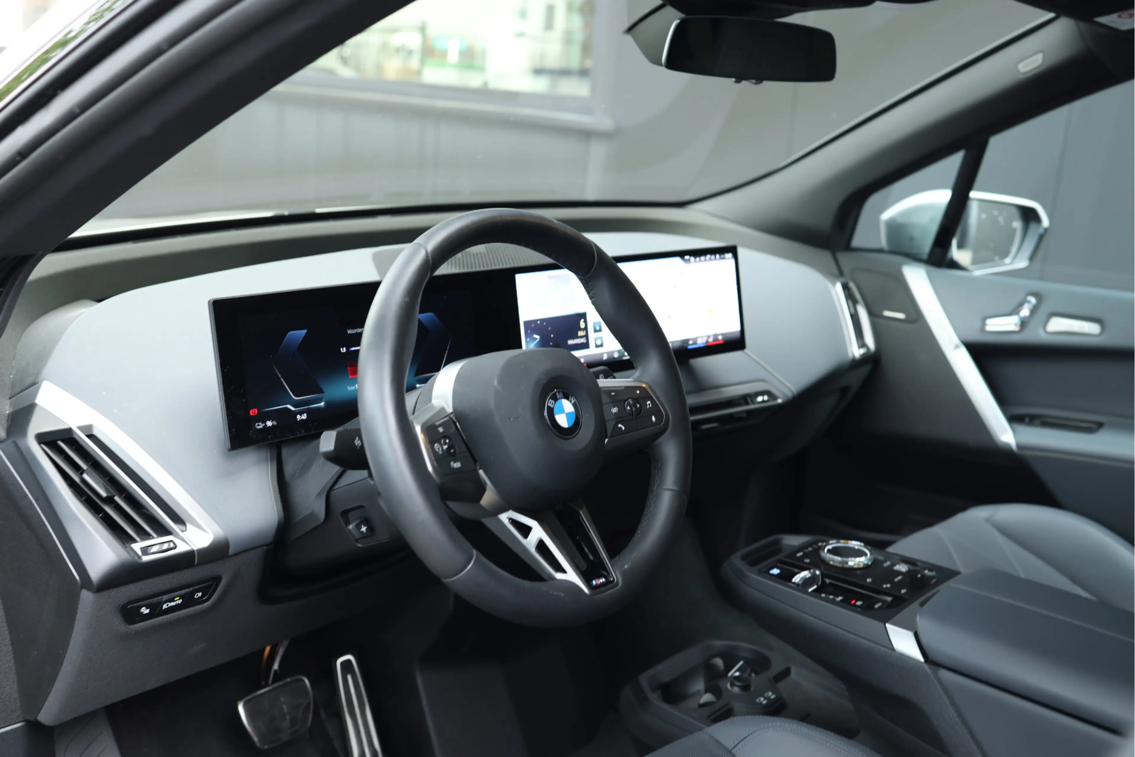 BMW iX xDrive60 112 kWh | Comfort Access | Driving Assist — photo 8