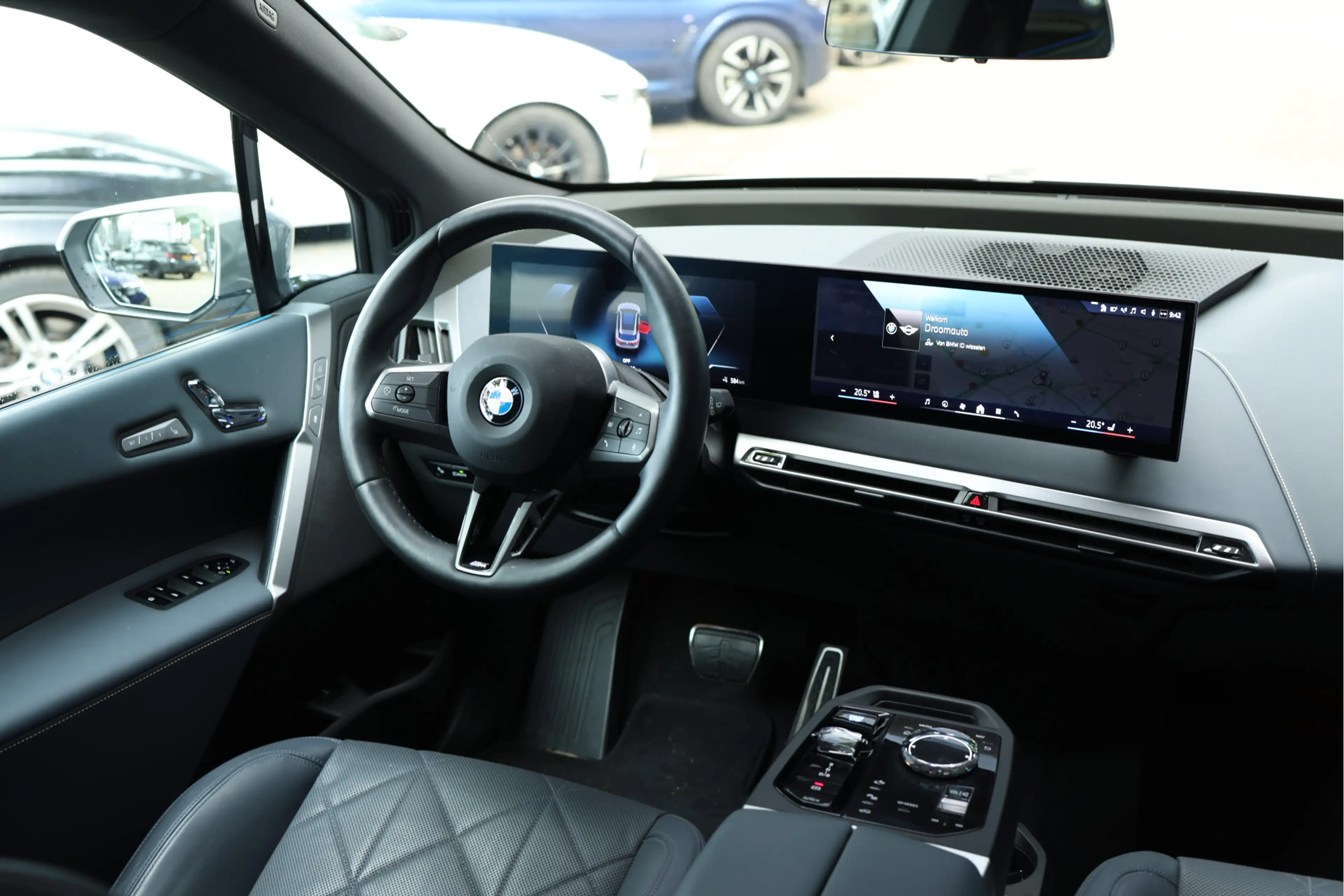 BMW iX xDrive60 112 kWh | Comfort Access | Driving Assist — photo 3