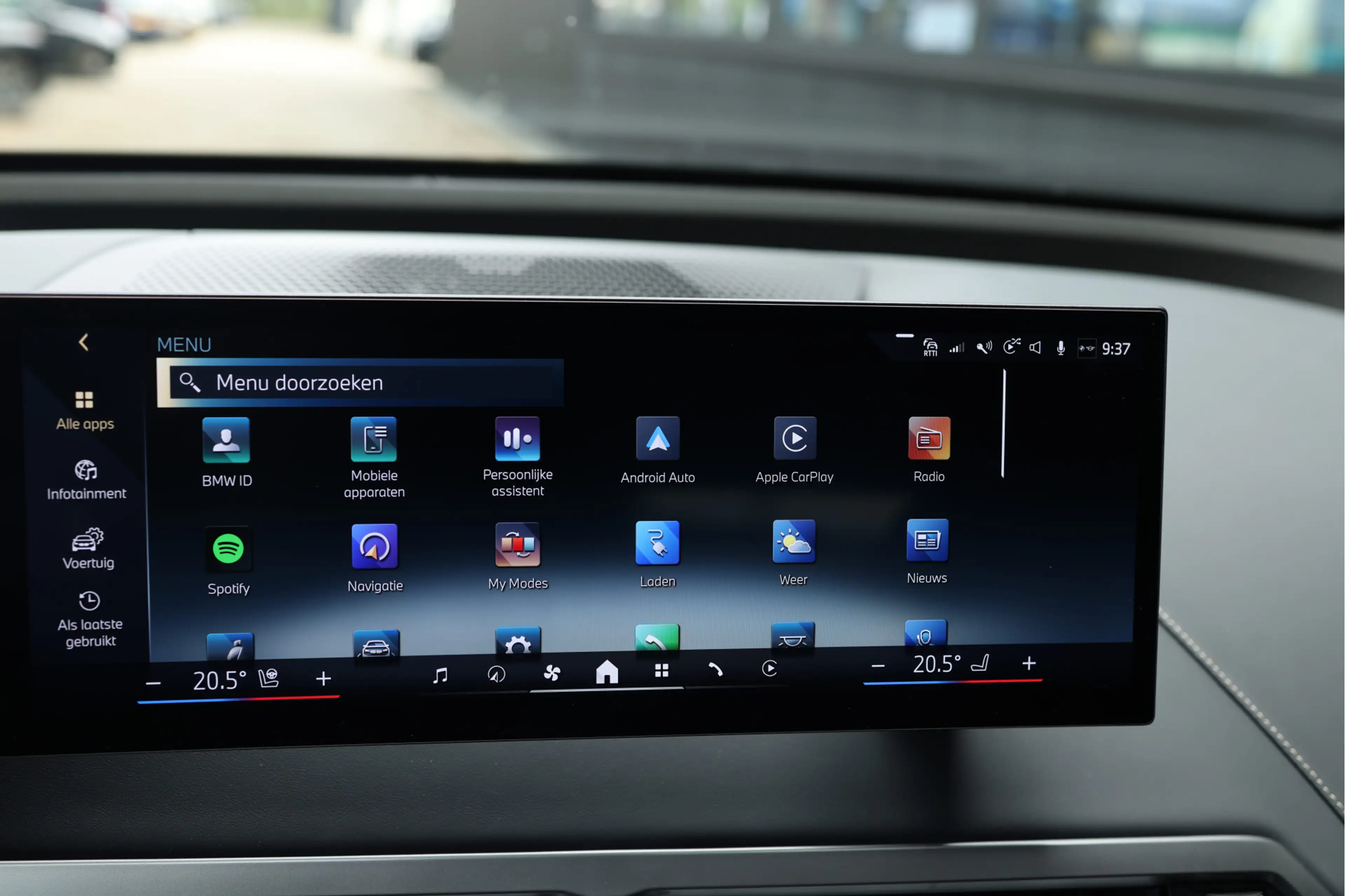 BMW iX xDrive60 112 kWh | Comfort Access | Driving Assist — photo 12