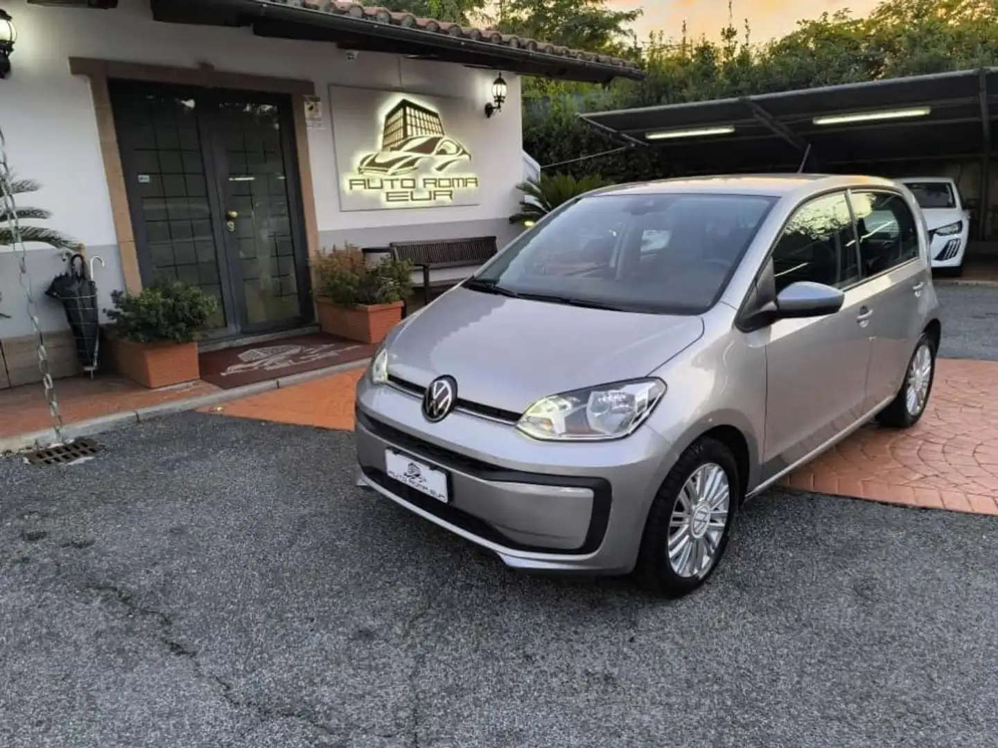 Volkswagen up! 1.0 5p. high up! BlueMotion Technology PDC! CAM! Argent - 1