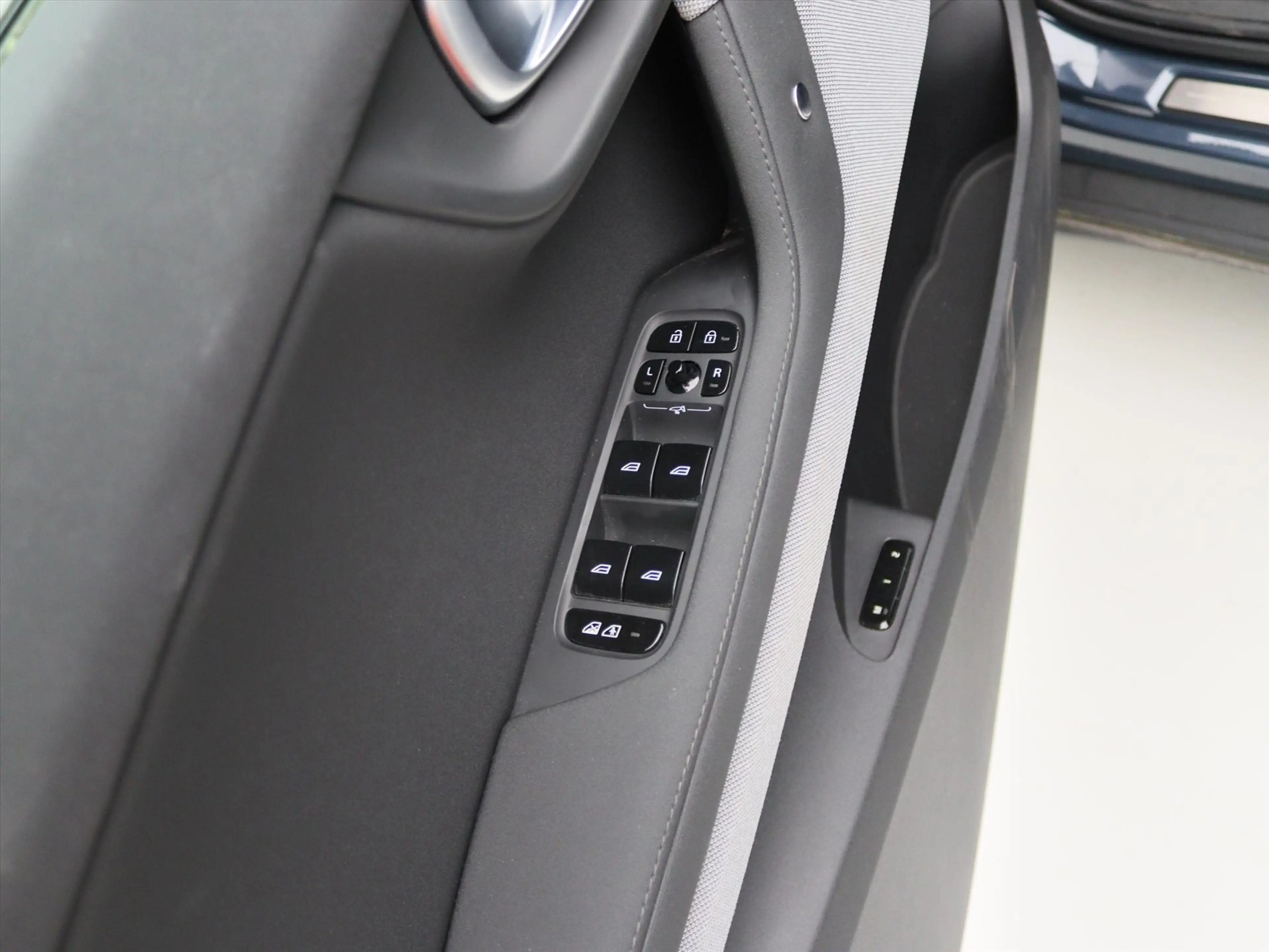 Polestar 2 170kW Long Range Single Motor 231pk [ ACC+PILOT PA — photo 31