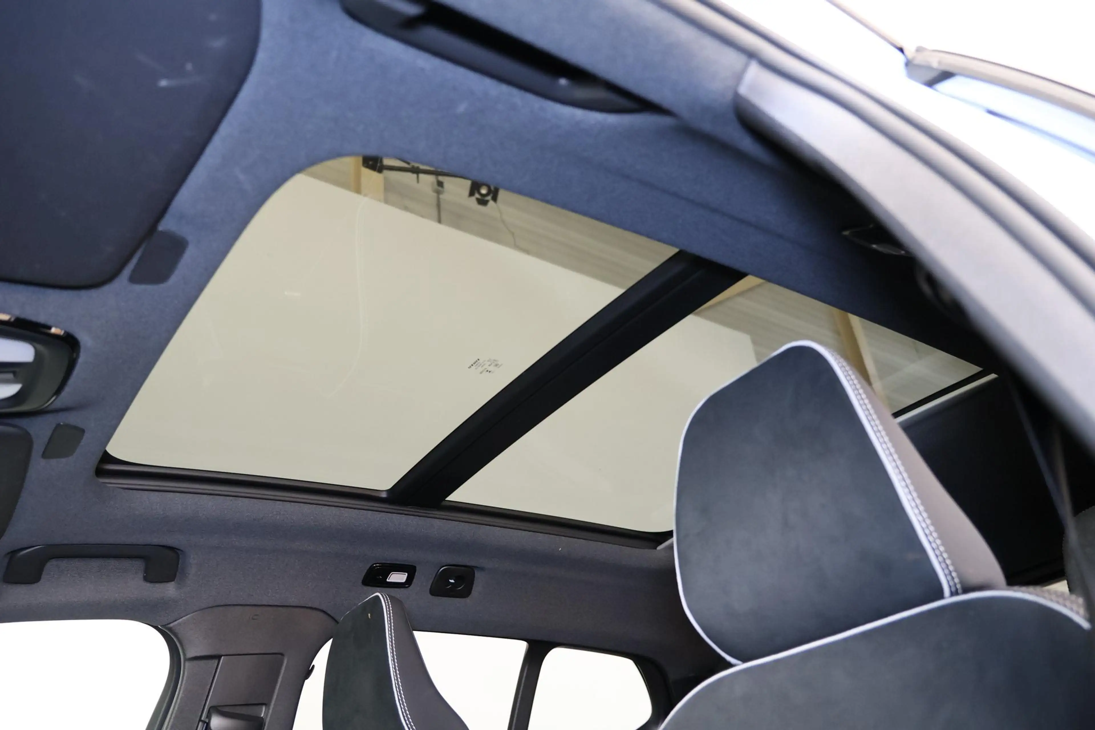Volvo EX40 Extended Range Ultra 82 kWh - Panorama/schuifdak - — photo 6